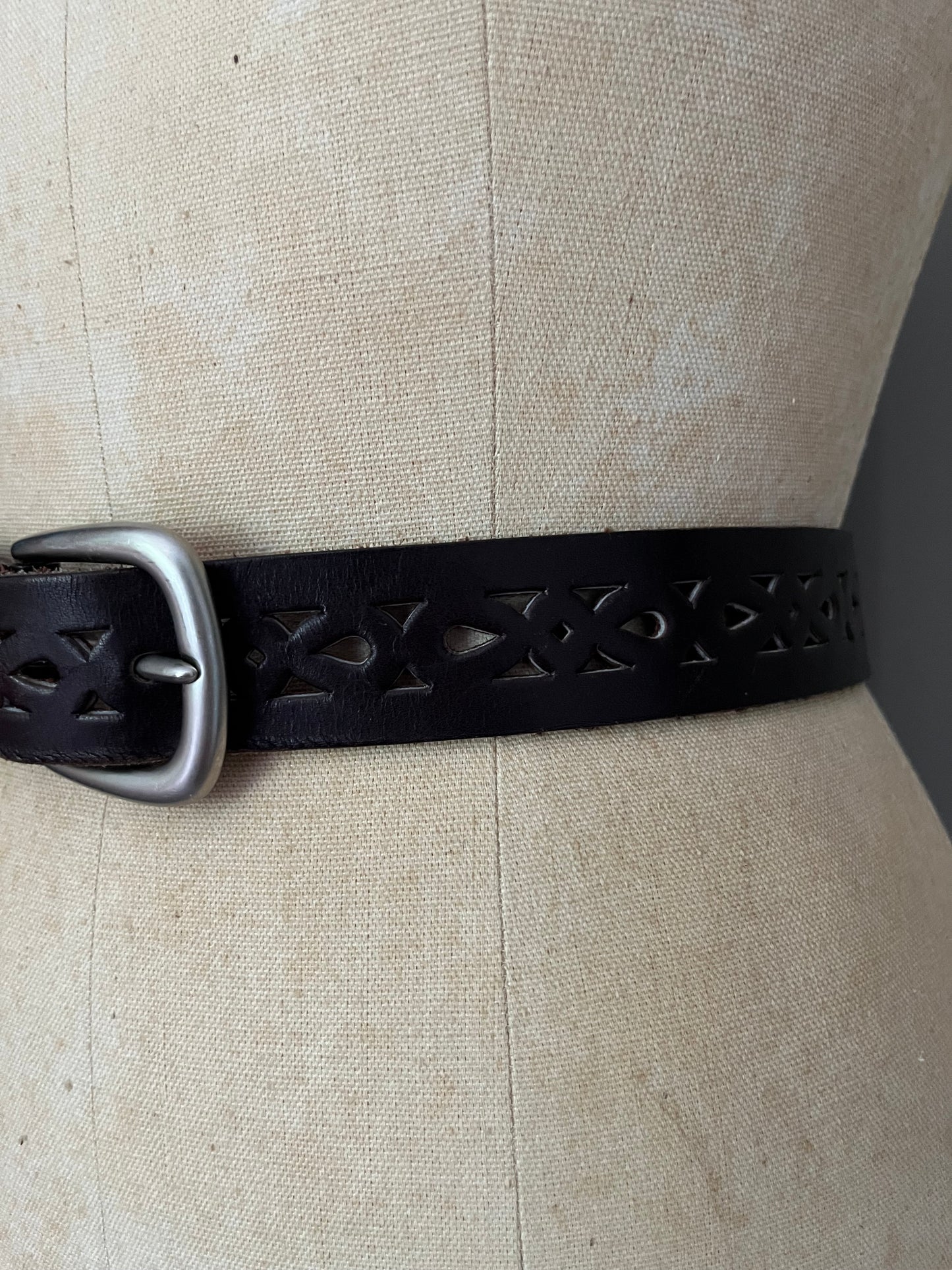 Ceinture en cuir brune avec détails (XS/S)