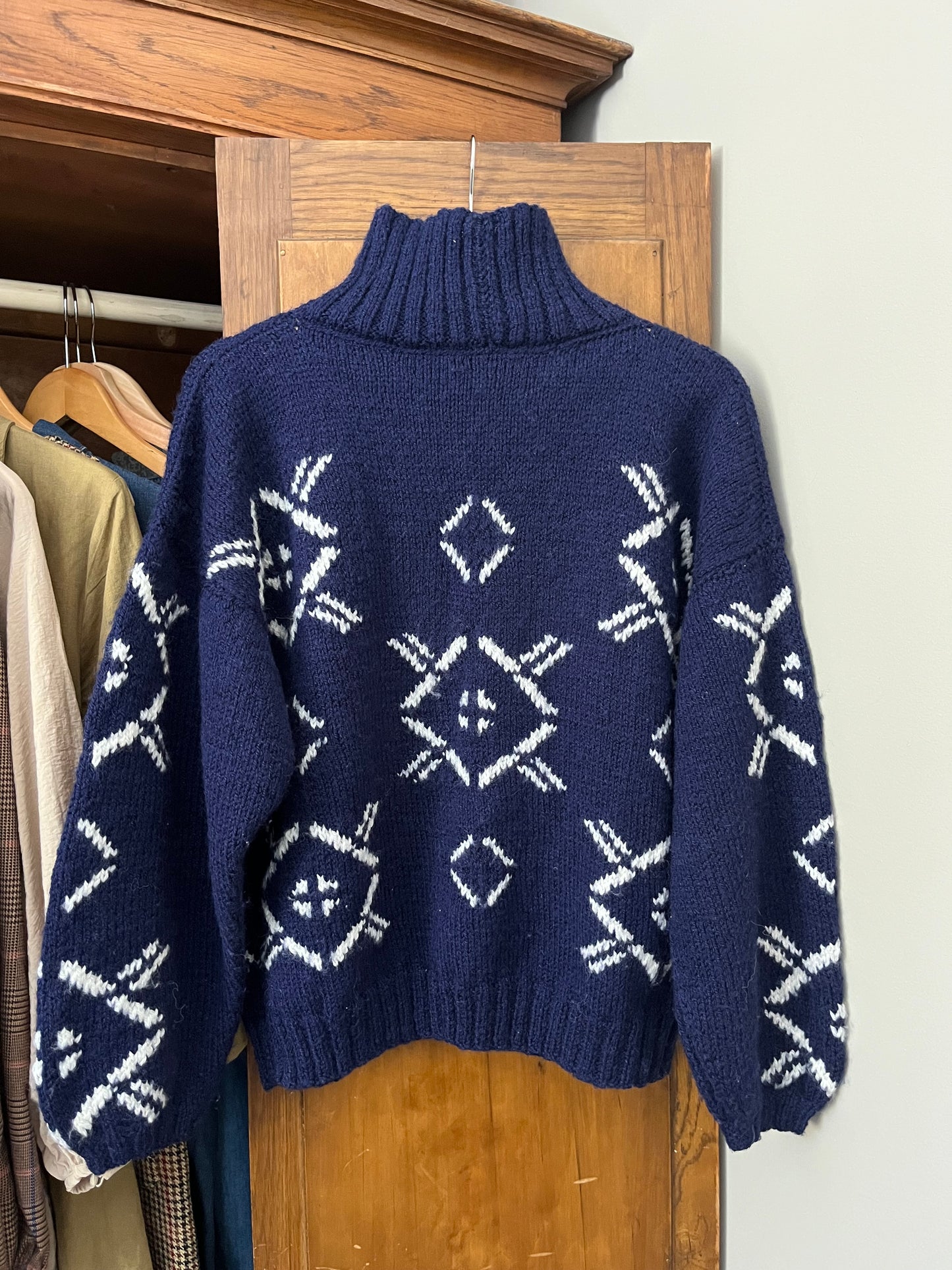 Tricot bleu à motif (Médium)