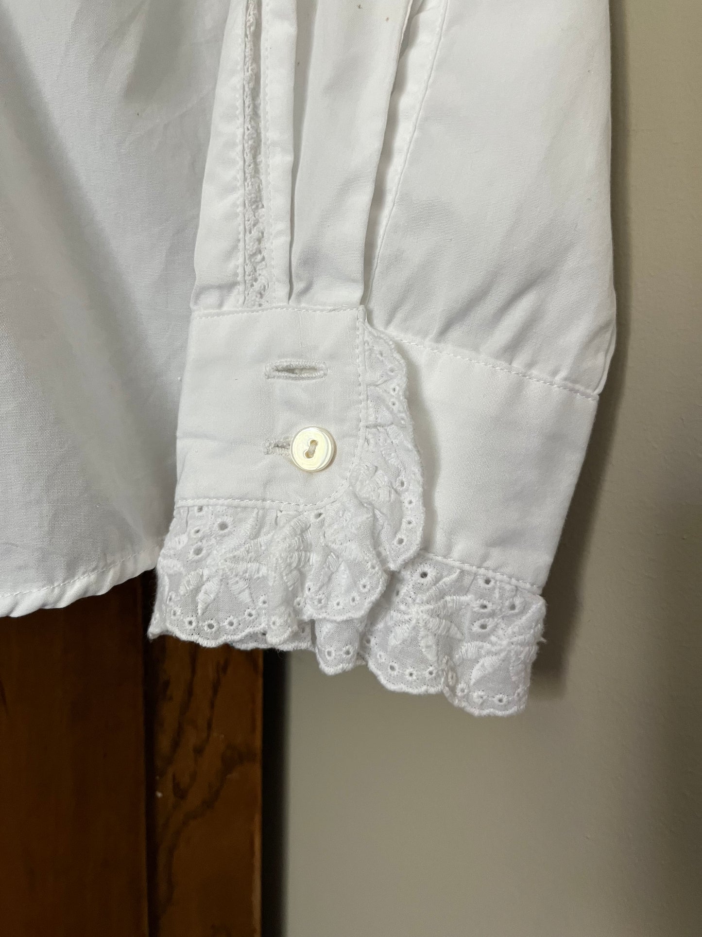 Chemise avec broderies (Médium)