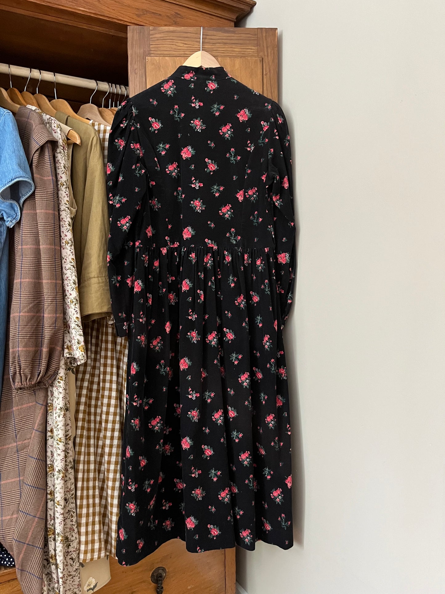 Robe fleurie vintage Laura Ashley (Médium)