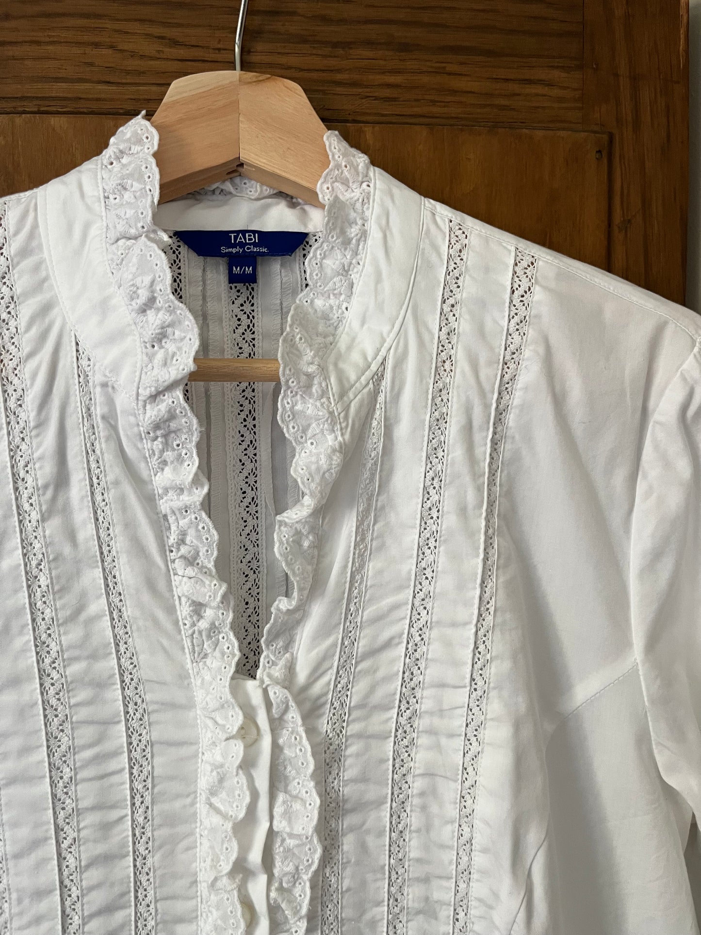 Chemise avec broderies (Médium)