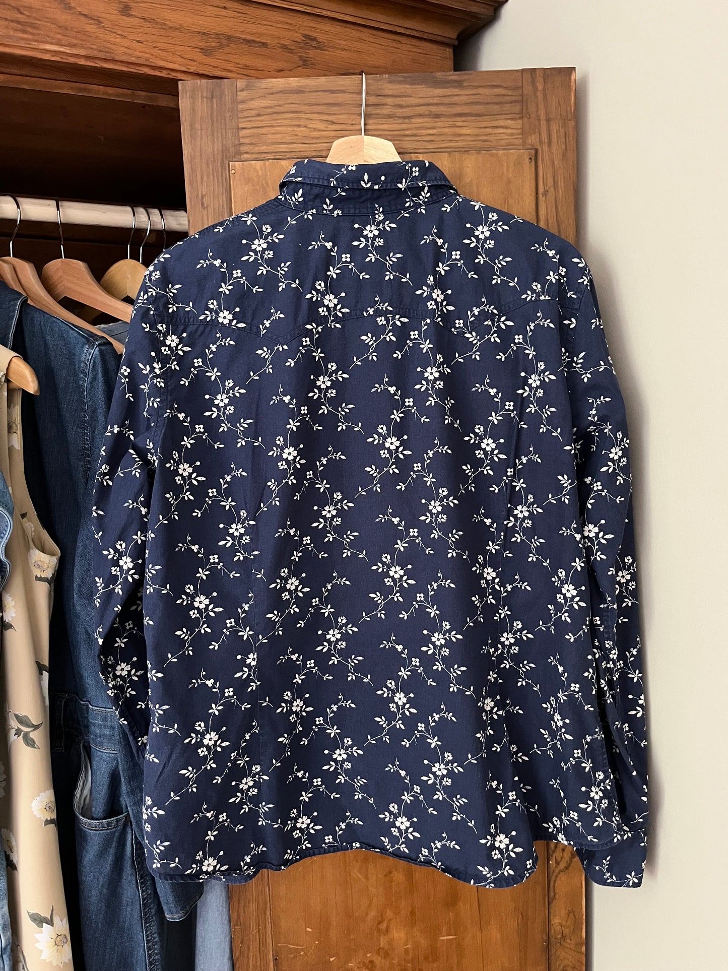 Chemise fleurie marine (L/XL)