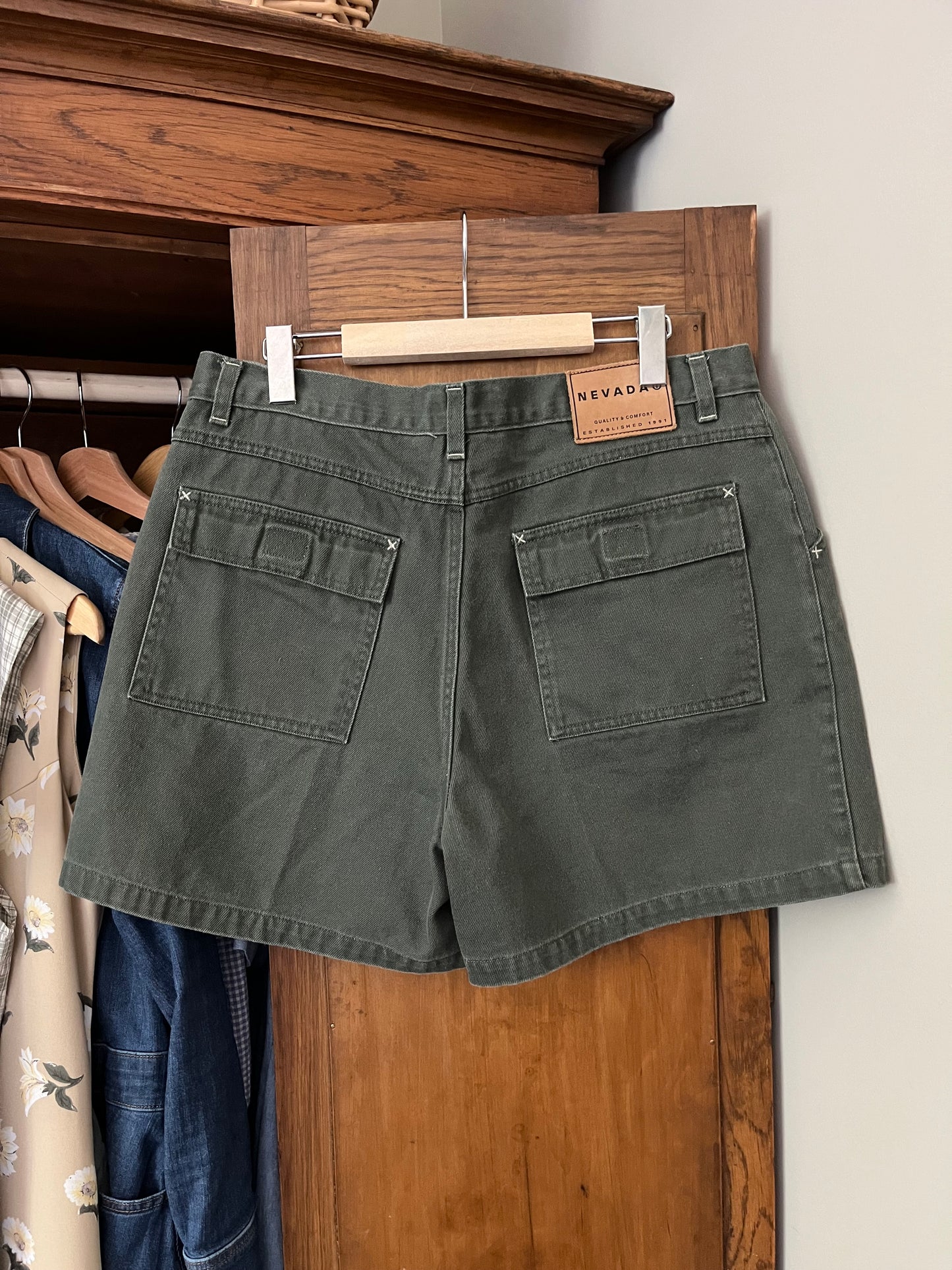Short vintage Nevada (Large)
