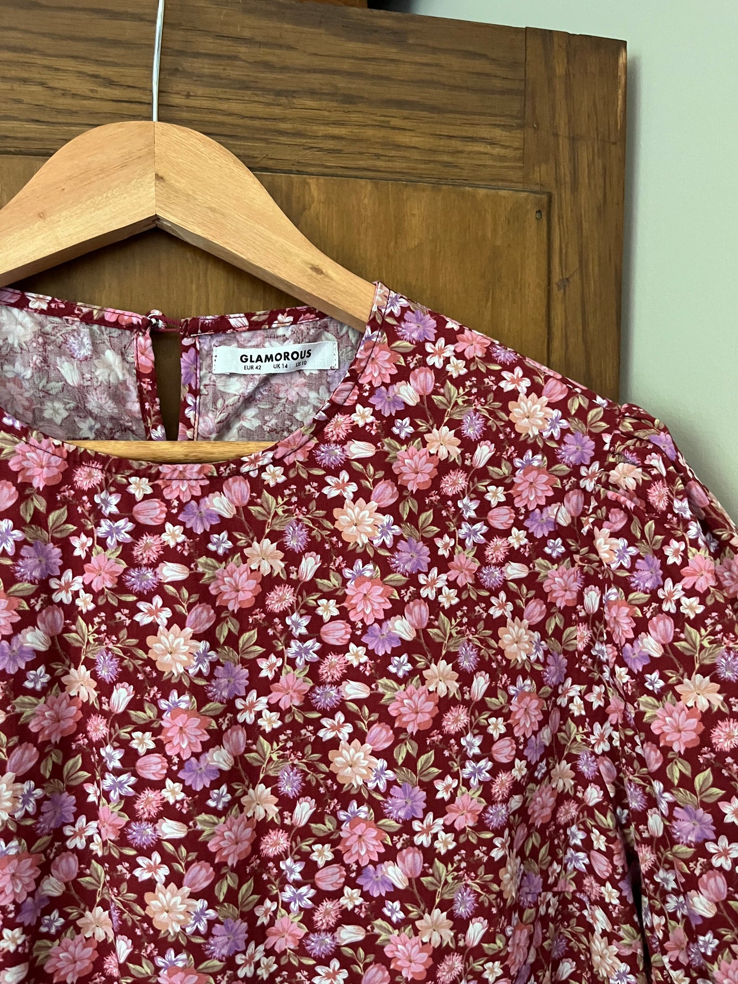 Robe courte fleurie Glamorous (Médium)