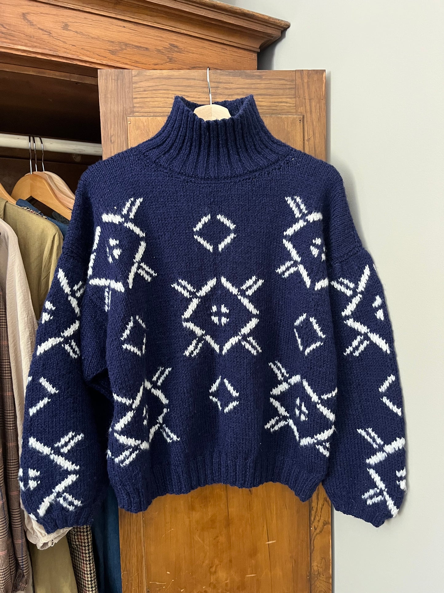 Tricot bleu à motif (Médium)