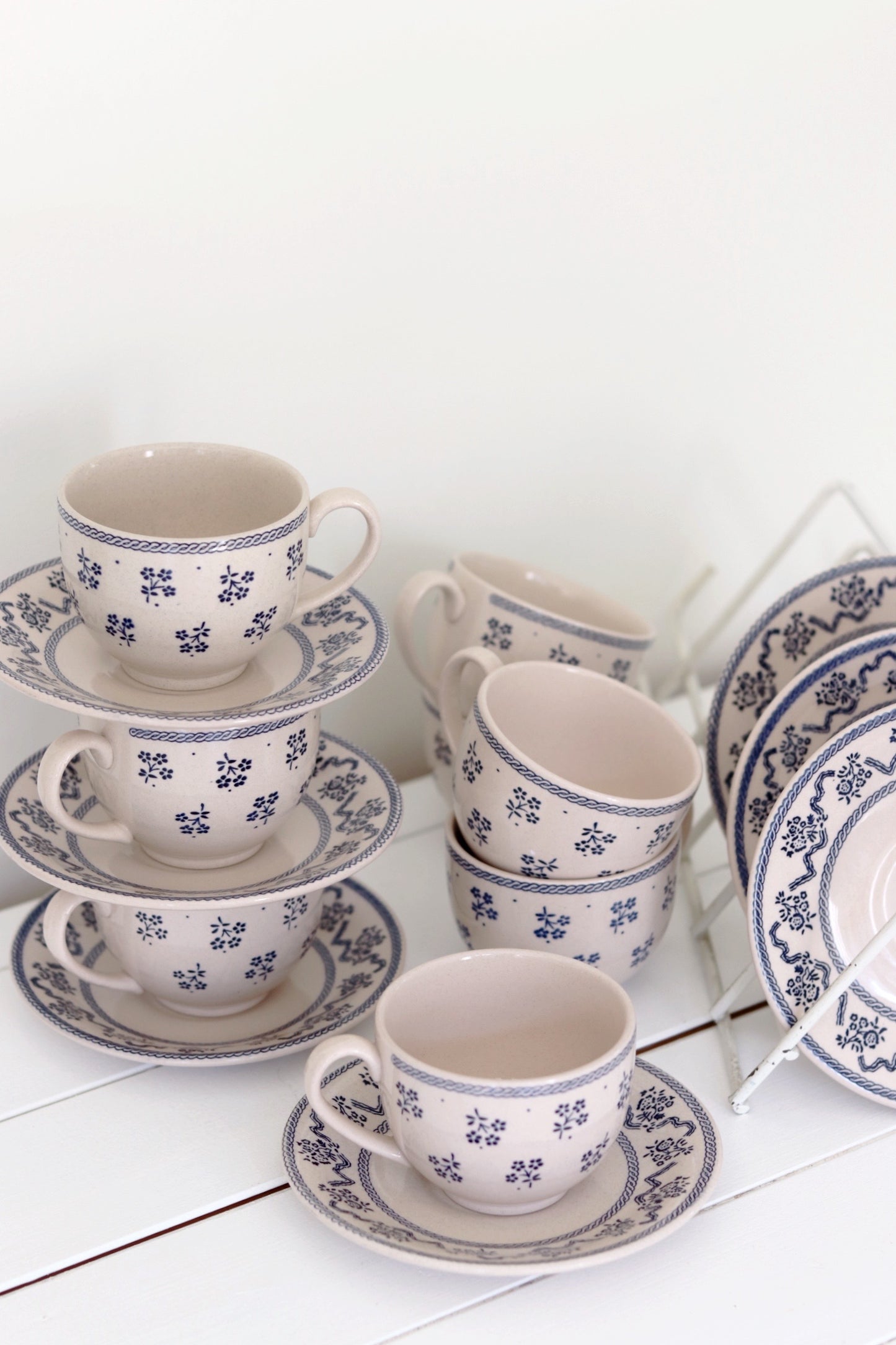 Tasses & petites assiettes anglaise « Petite fleur »