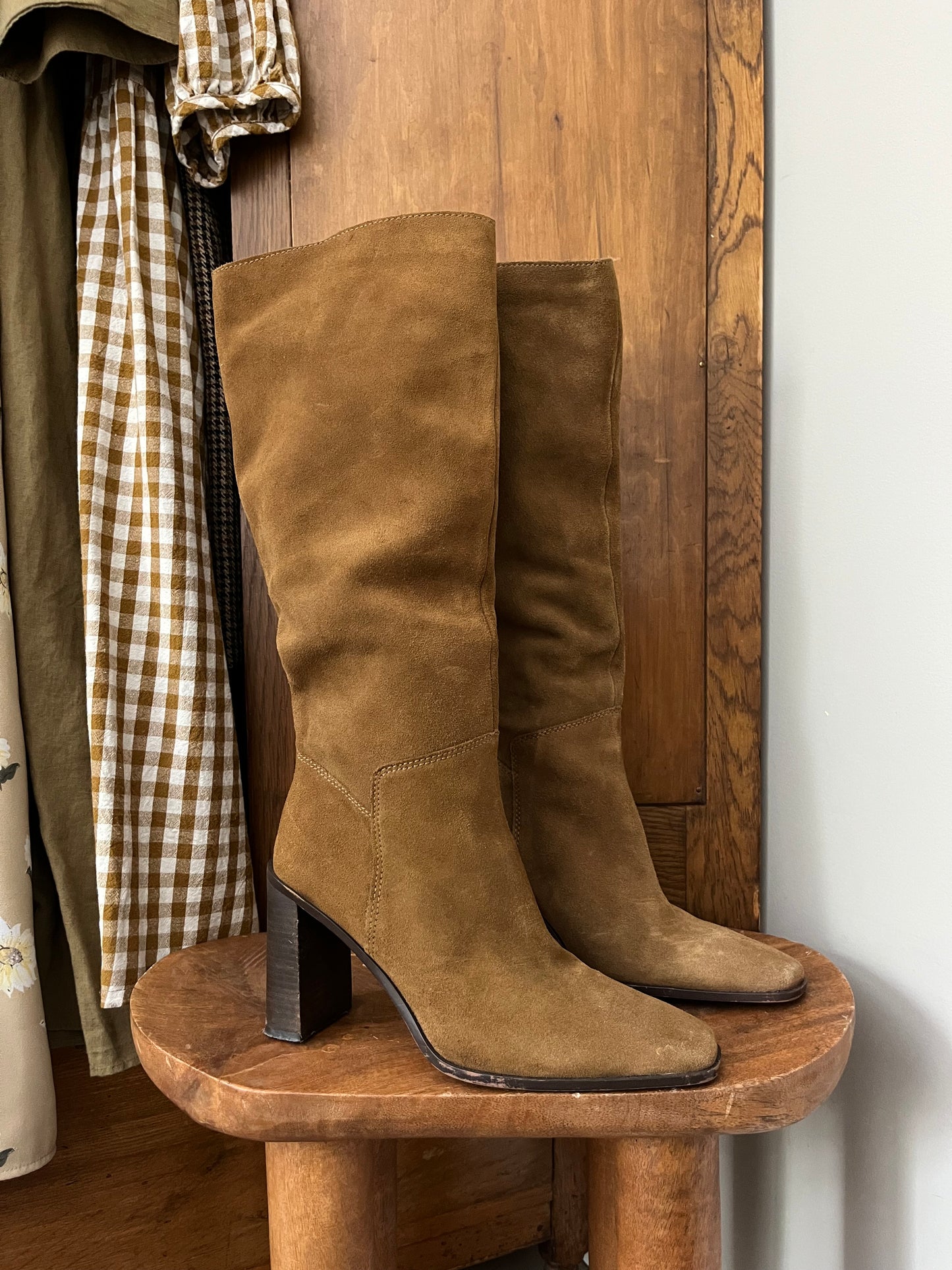 Bottes hautes en suède (Pointure 9.5)