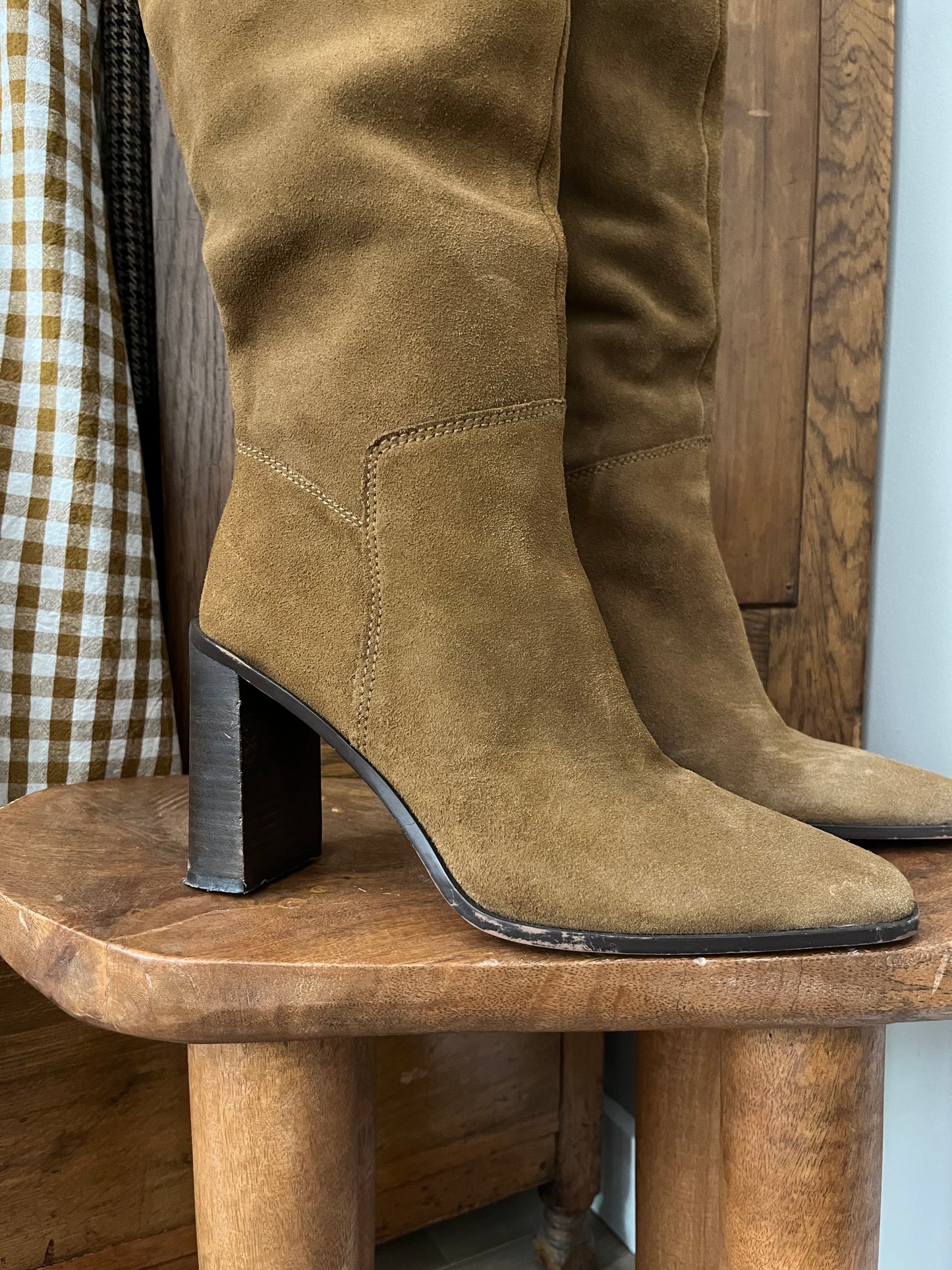 Bottes hautes en suède (Pointure 9.5)