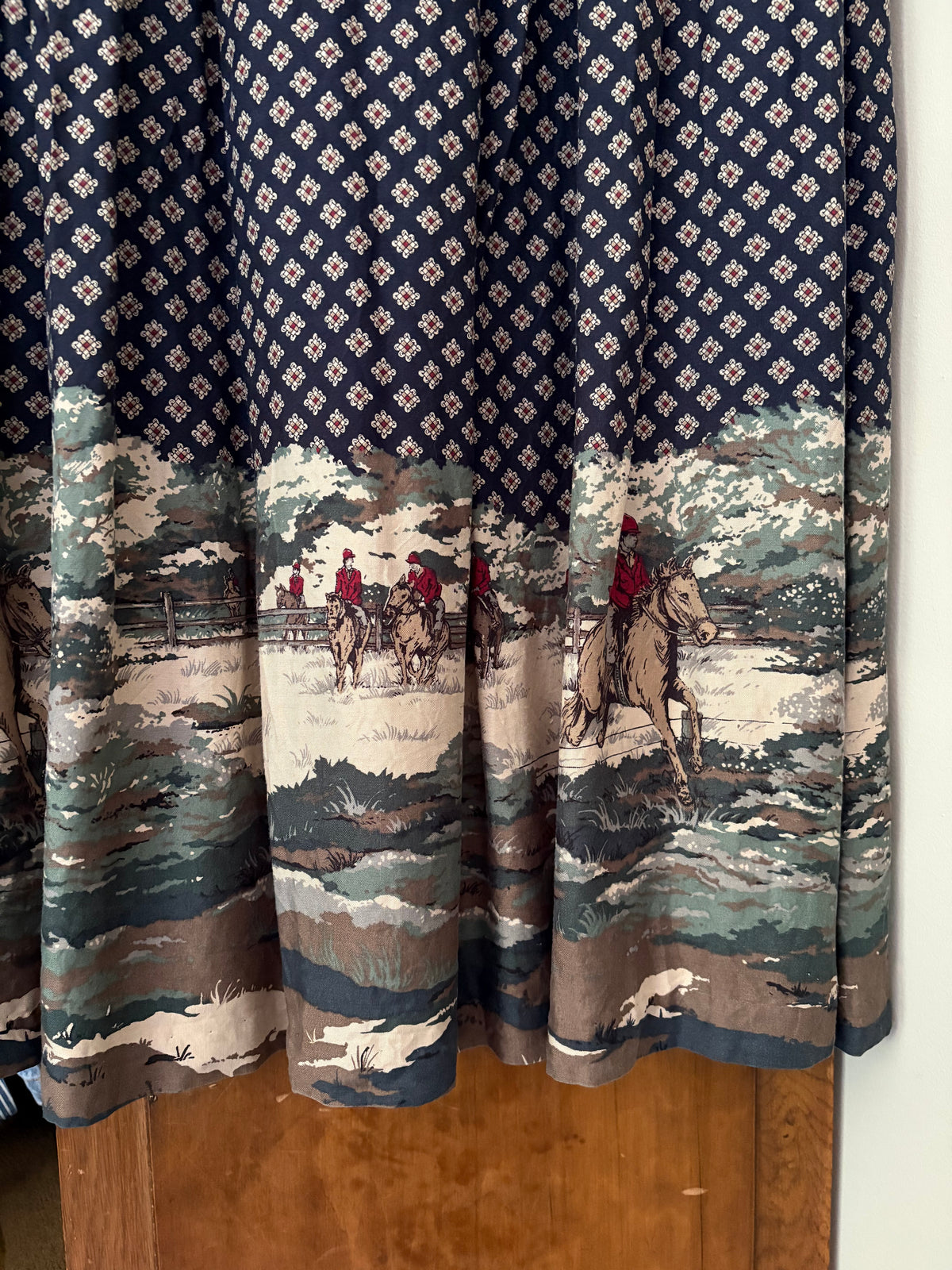 Jupe longue vintage avec motif équestre (M/L)