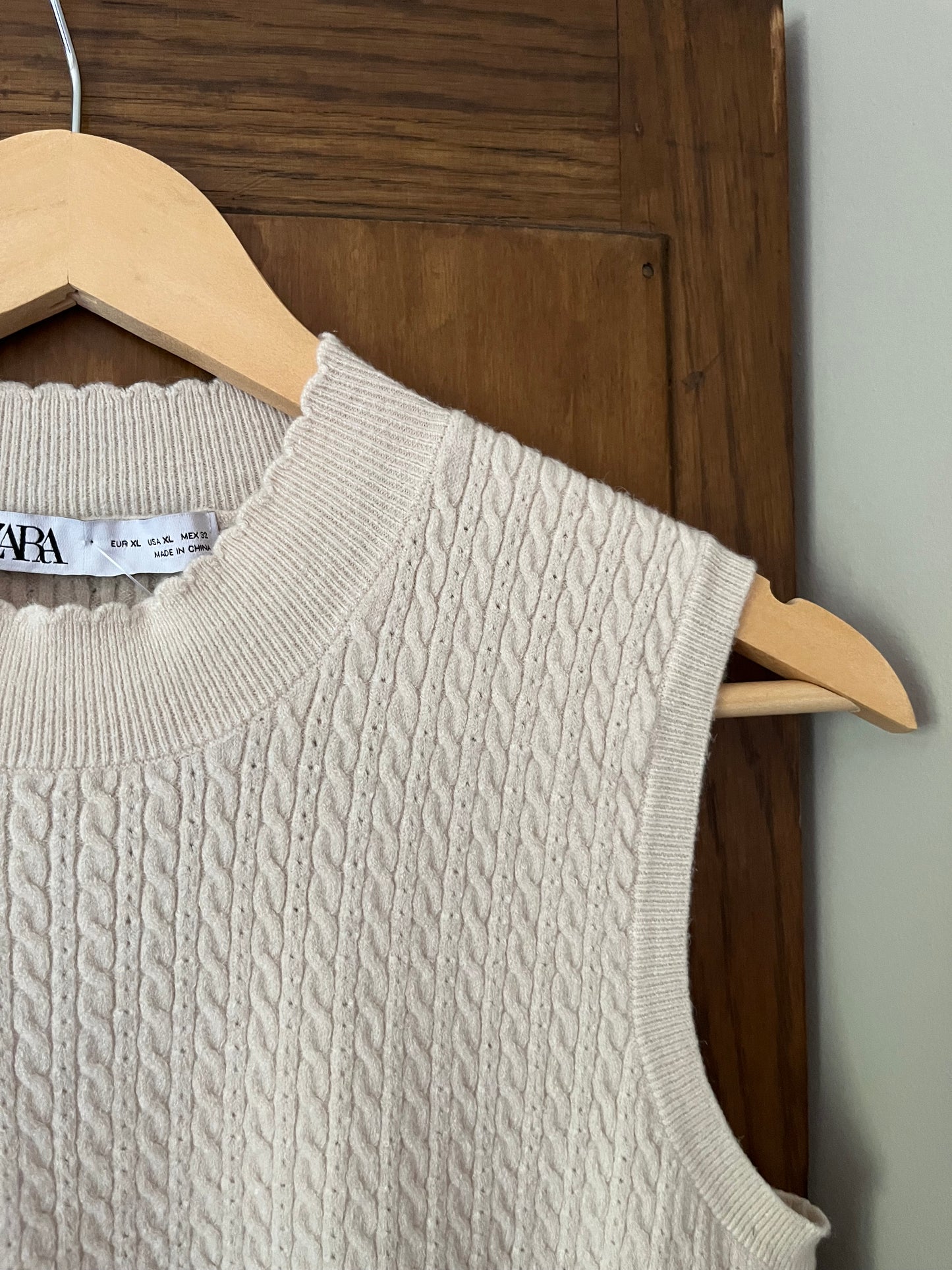 Haut beige col montant (Medium)