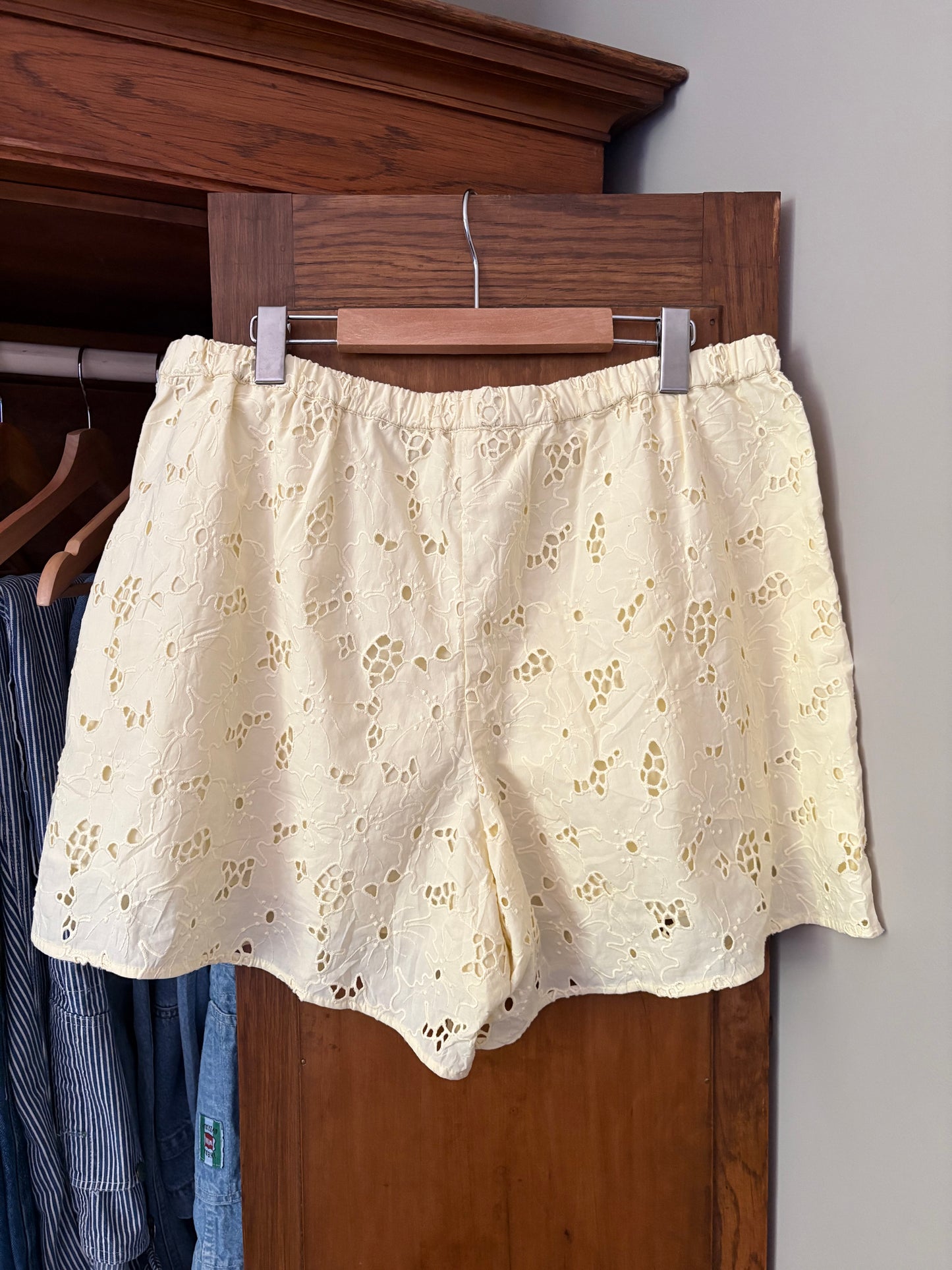 Short jaune beurre Everlane (Xlarge) * Neuve