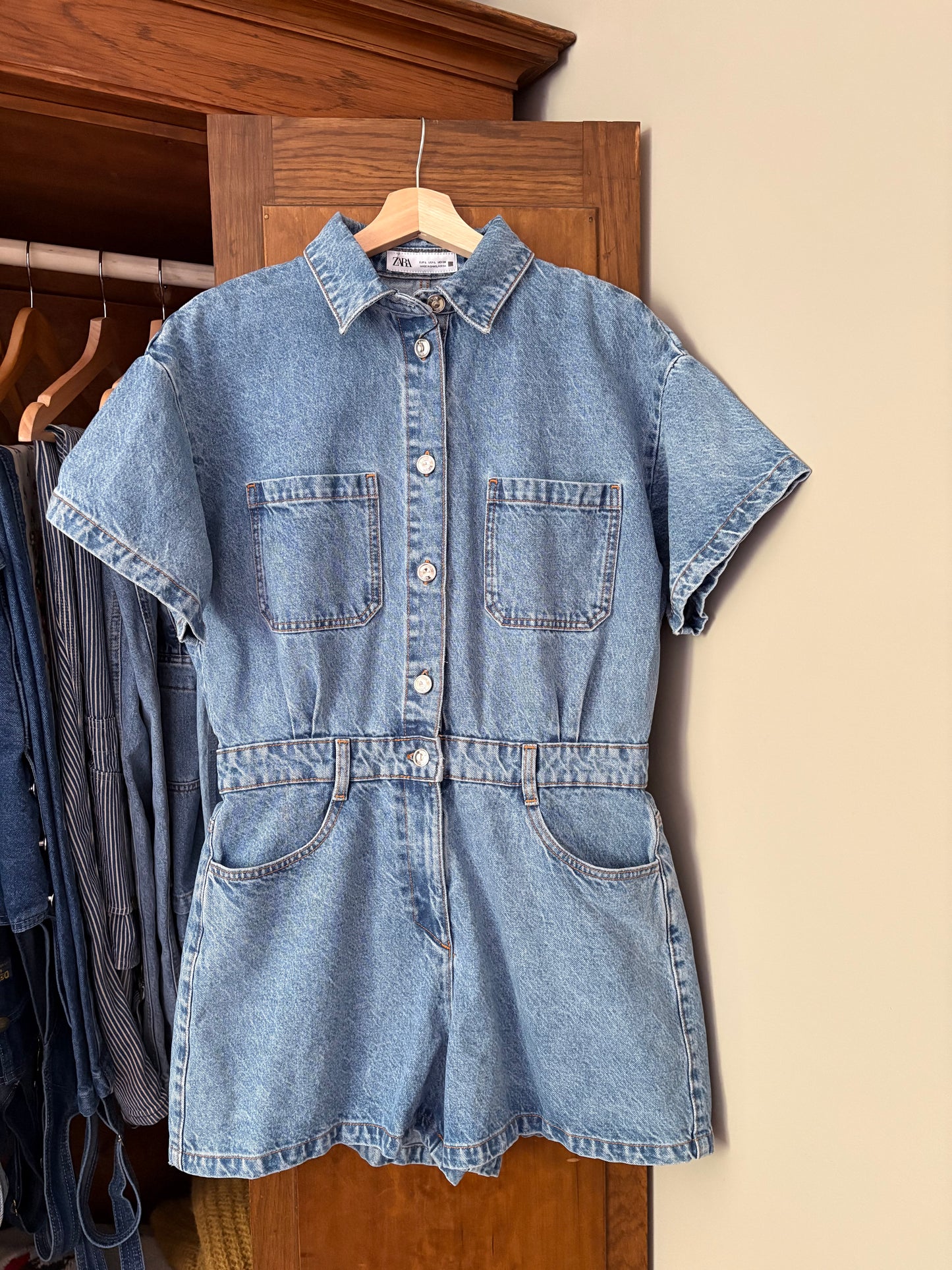 Une pièce en denim Zara (S/M) * Neuve