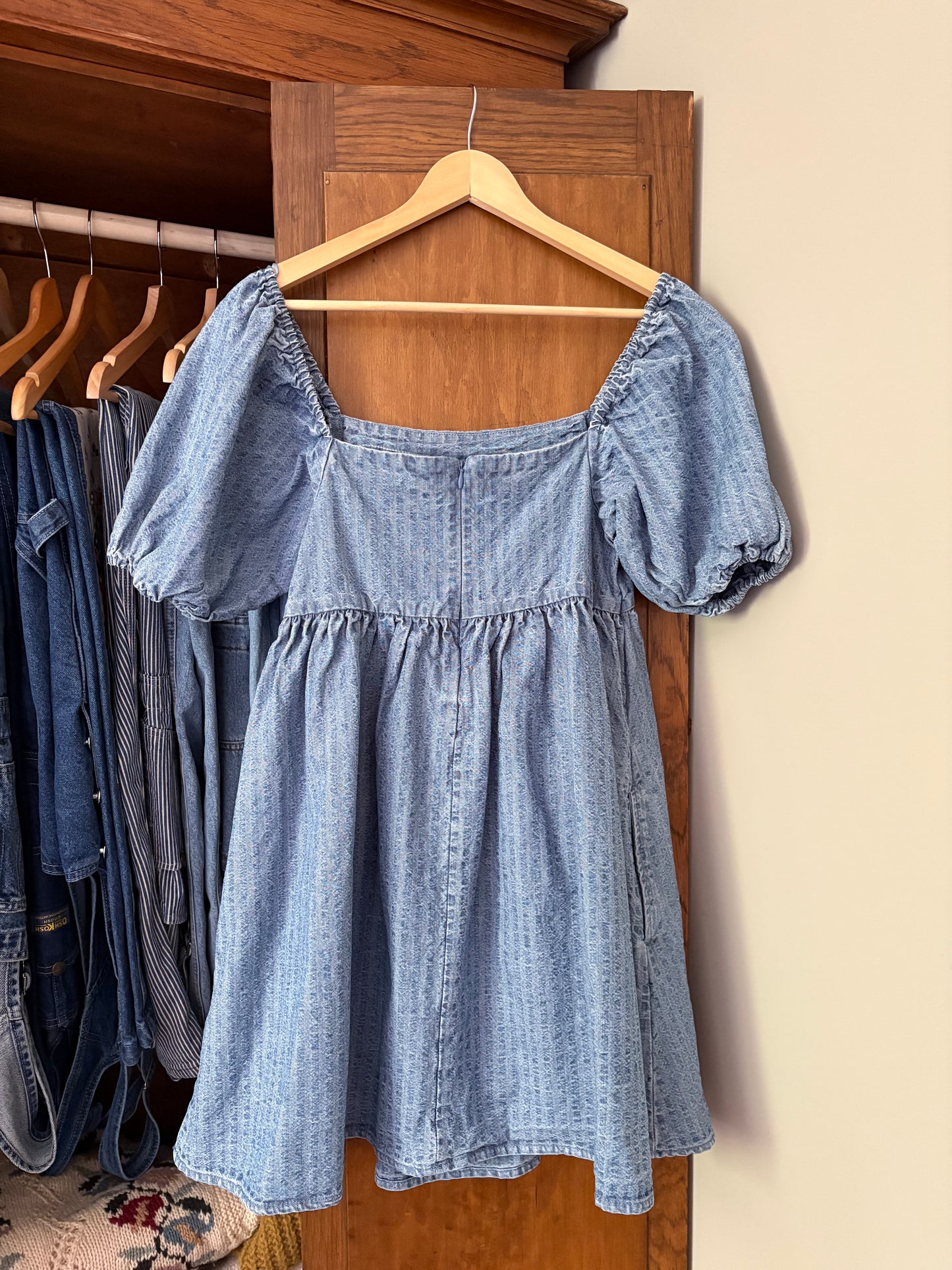 Robe courte à manches bouffantes Levis (Xsmall)