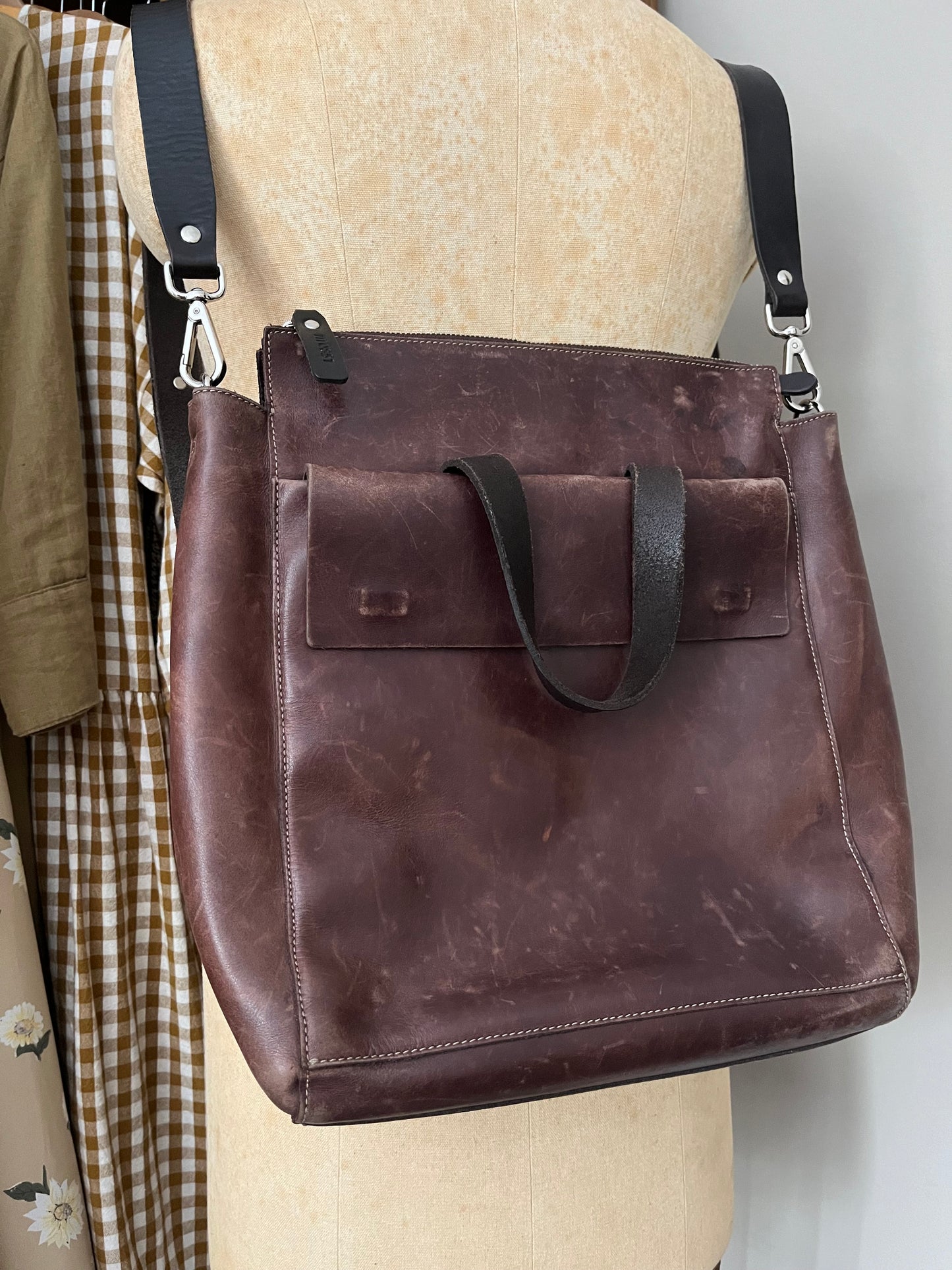 Sacoche sac-à-dos en cuir brun