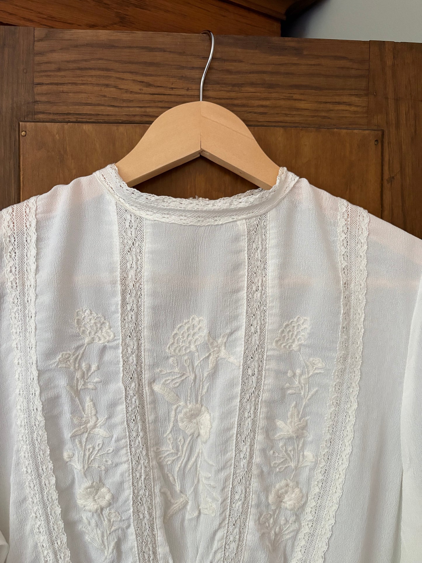 Chandail avec détails de dentelle Zara (Médium)