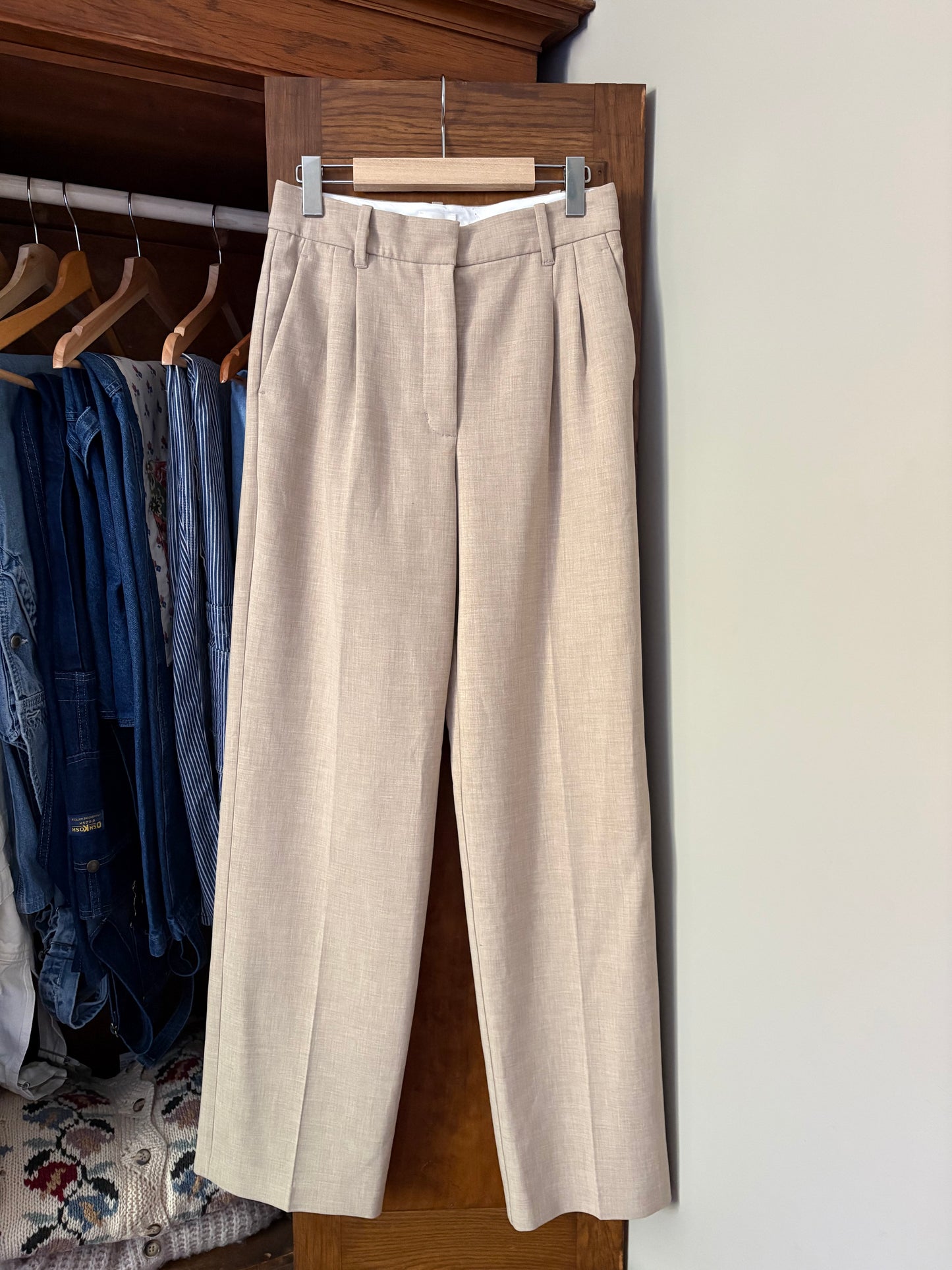 Pantalon beige Aritzia (Small) *Tel quel