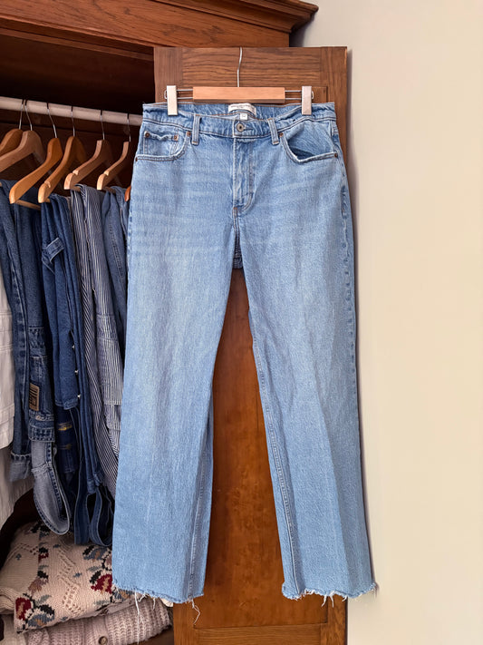 Jeans à jambe droite Abercrombie curve love* (Médium)