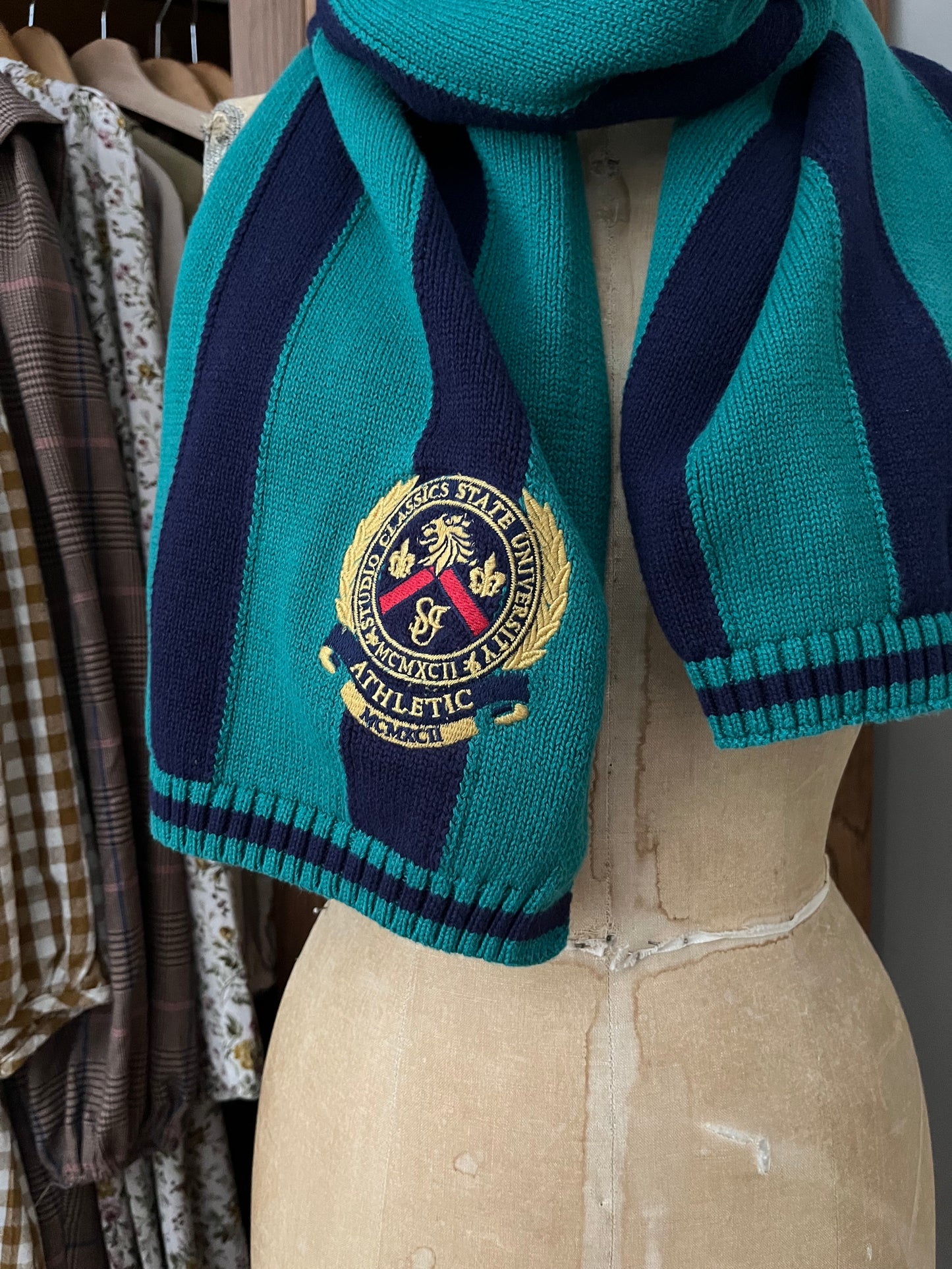 Foulard ligné vintage