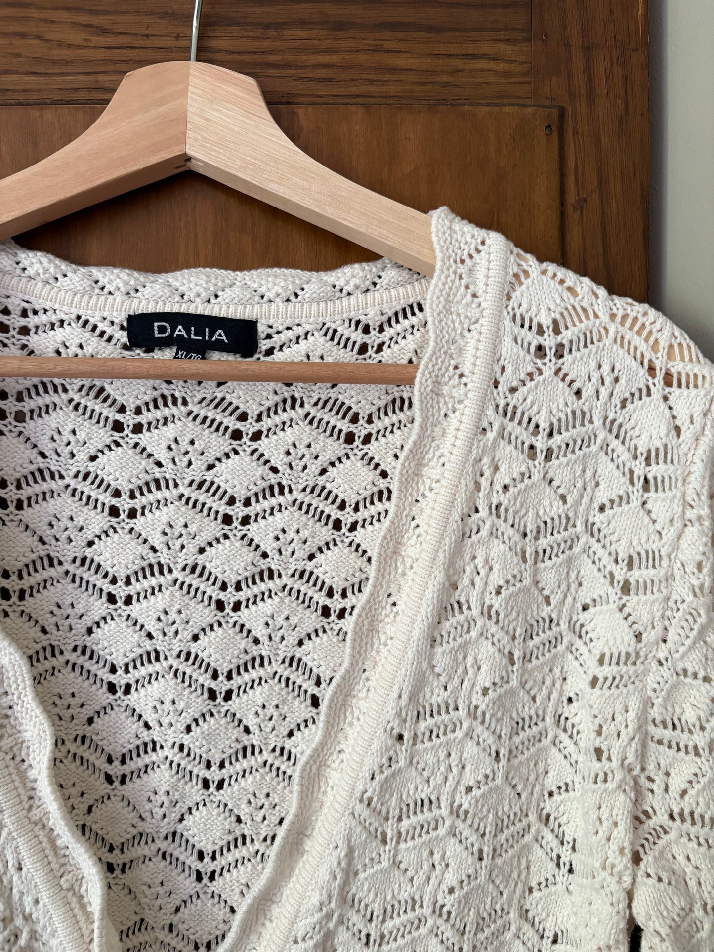 Veste en crochet crème (Médium)