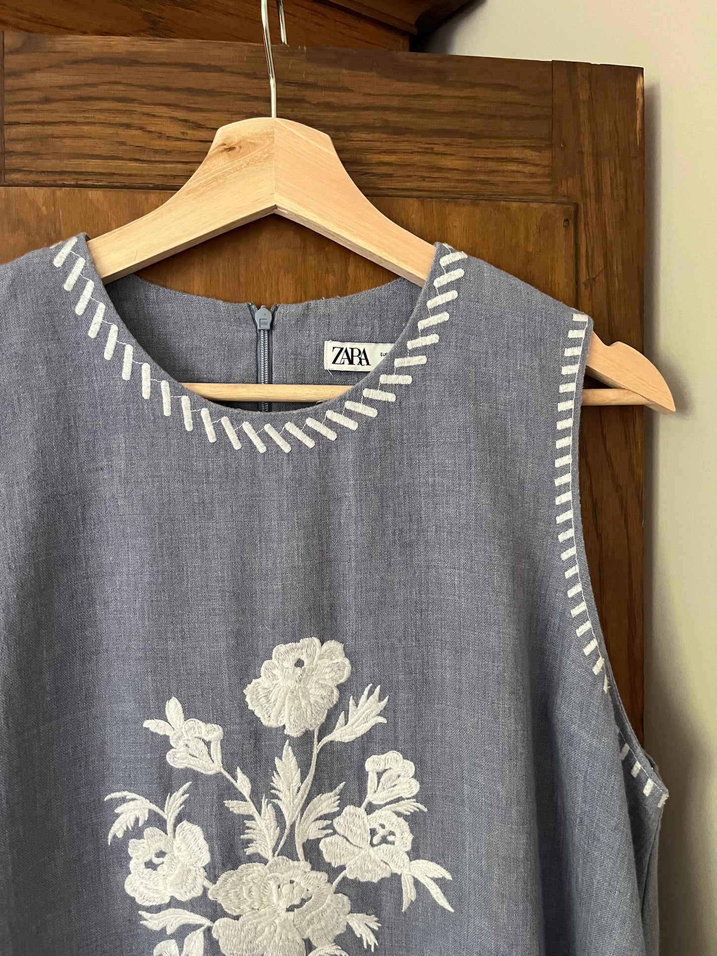 Robe avec broderies Zara (Large)