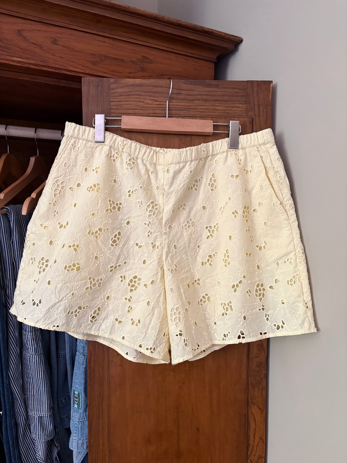 Short jaune beurre Everlane (Xlarge) * Neuve