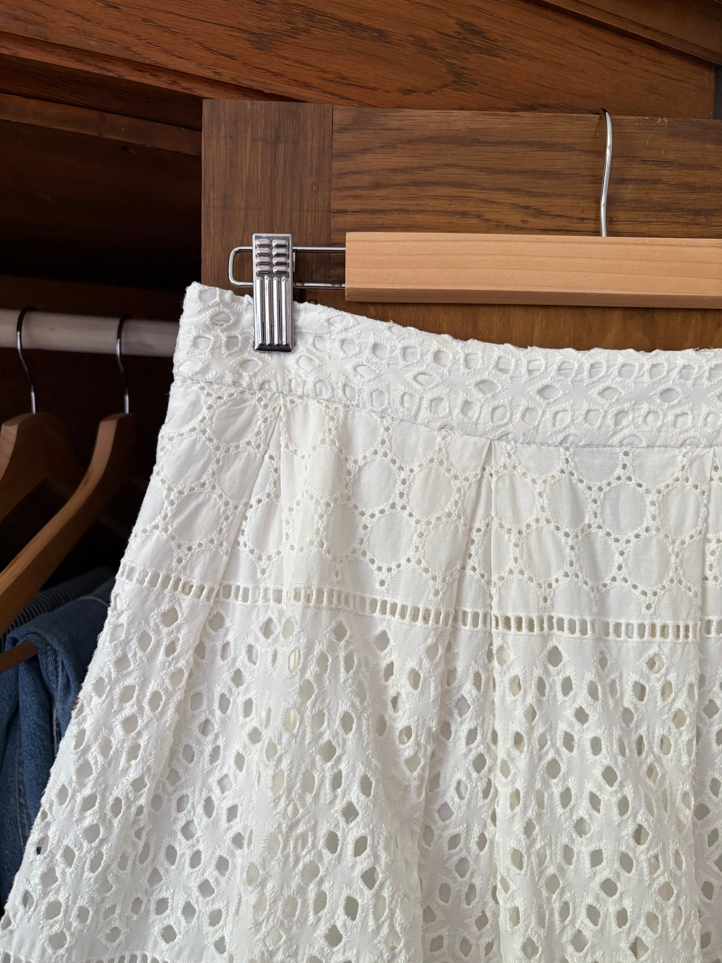 Jupe blanche broderie anglaise Banana Republic (Small)