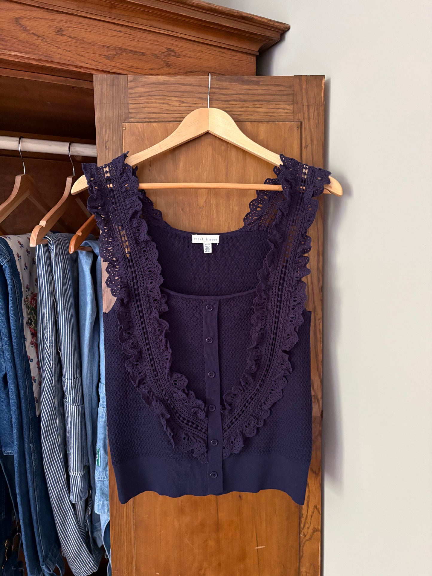 Camisole marine avec broderies (Small)