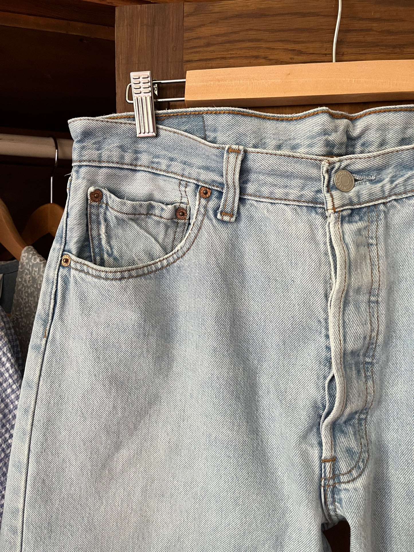 Vintage Levis 501 (Medium)