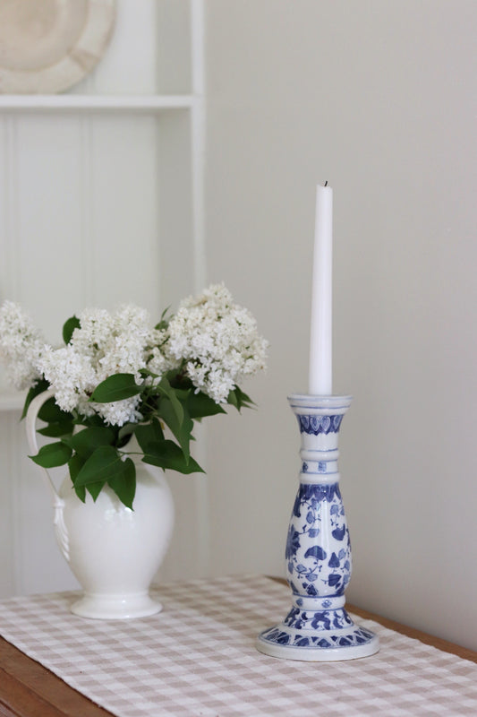 Grand chandelier avec fleurs bleues