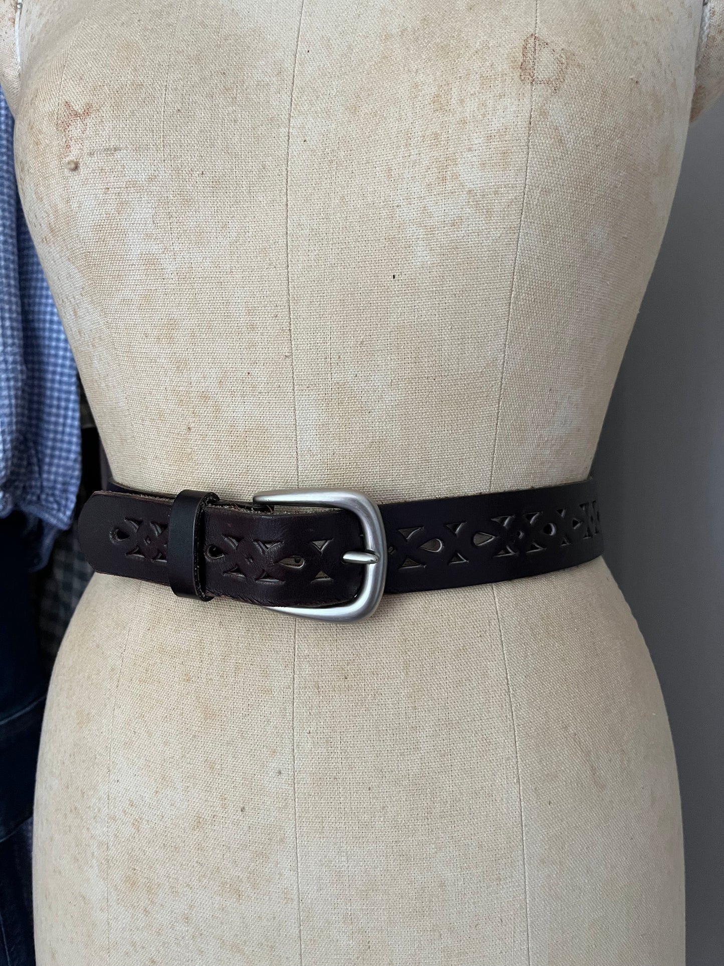 Ceinture en cuir brune avec détails (XS/S)