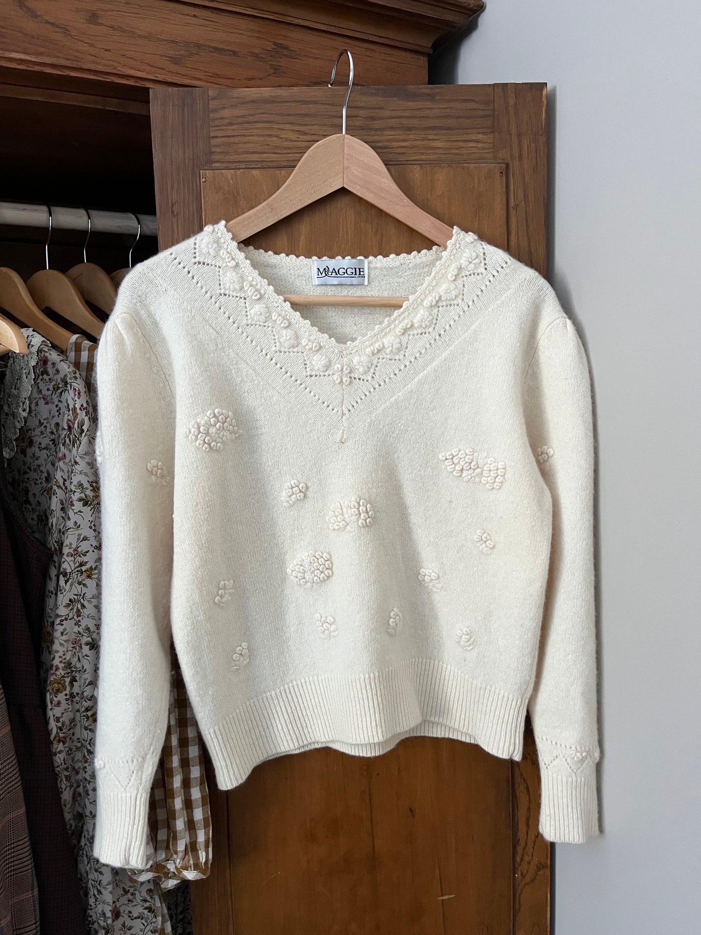 Laine crème avec broderies (Small)