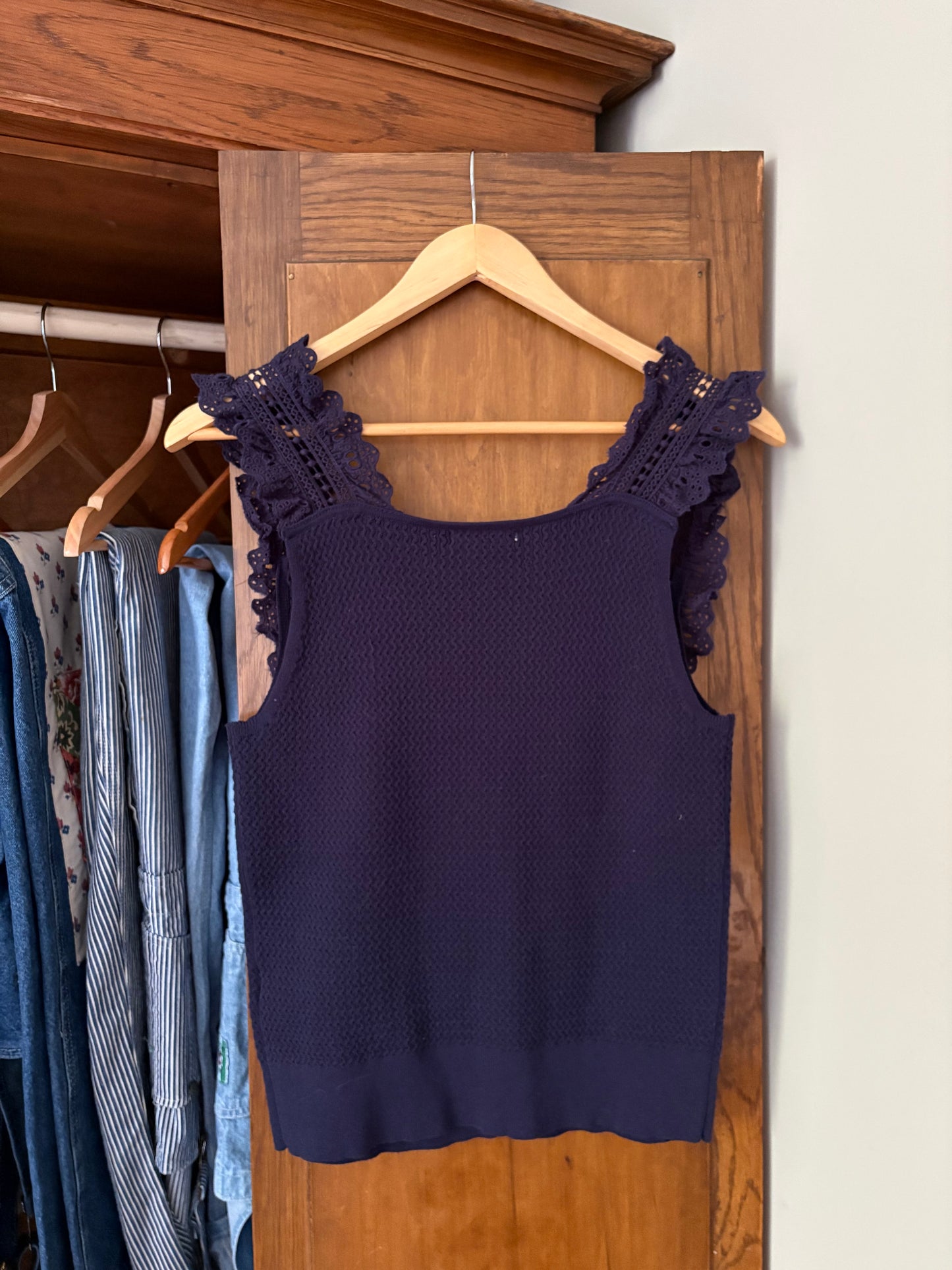 Camisole marine avec broderies (Small)