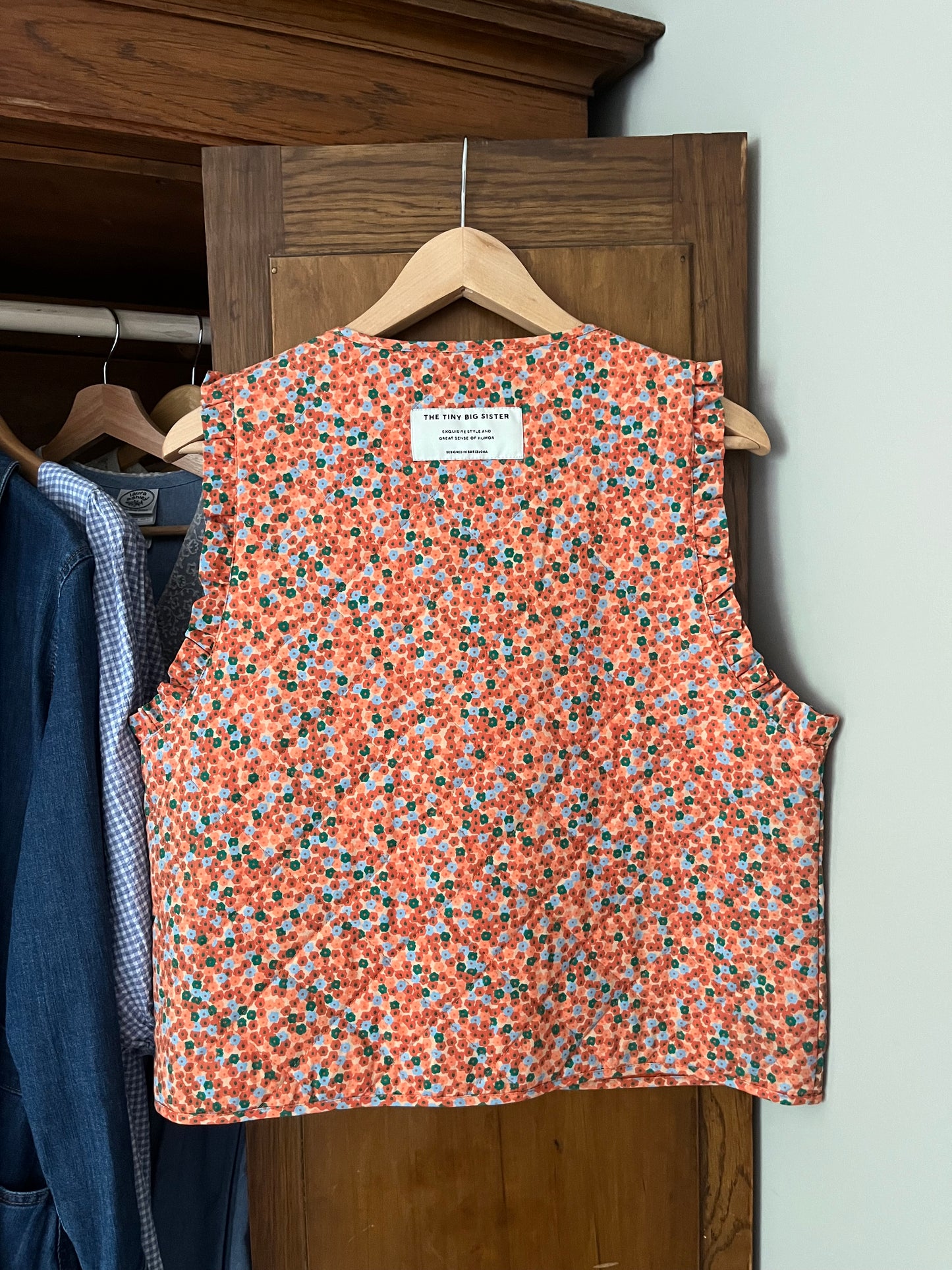 Veste sans manche fleurie The tiny big sister (Large)