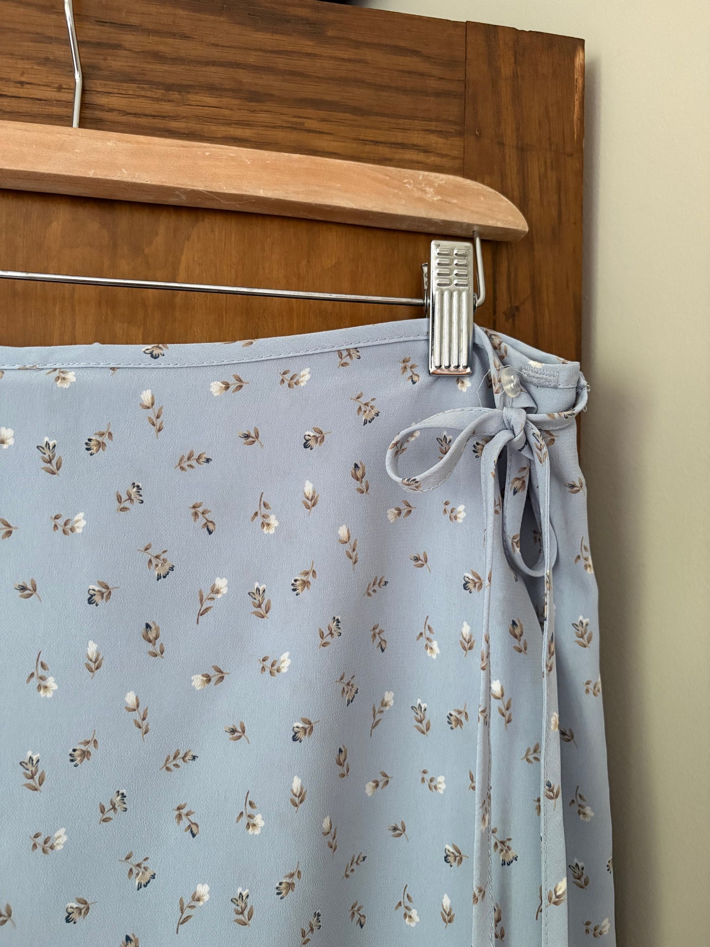 Jupe short fleurie vintage (M/L)