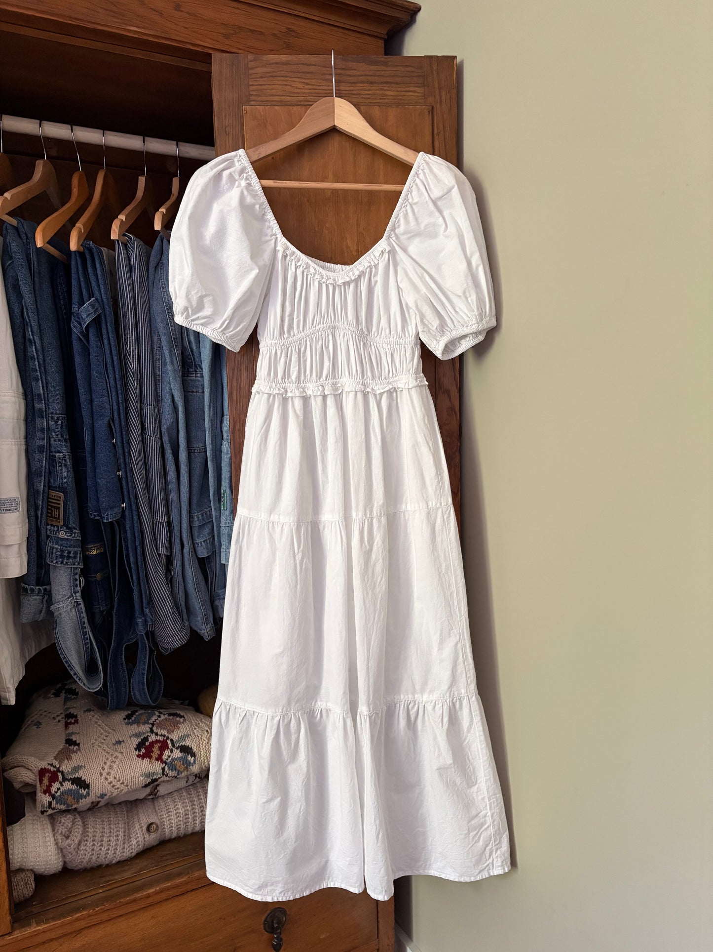 Robe longue blanche avec manches bouffantes (Xsmall)