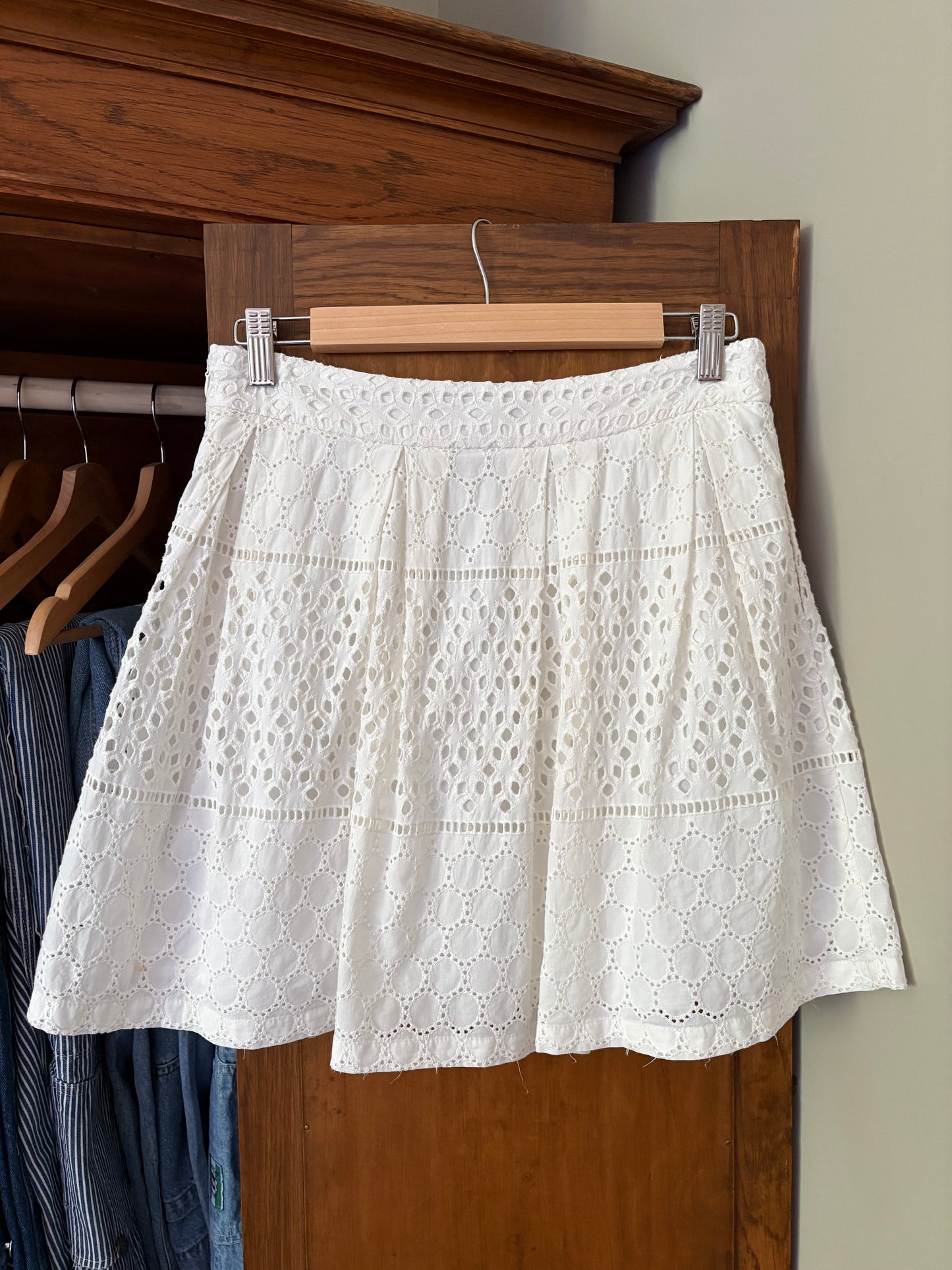 Jupe blanche broderie anglaise Banana Republic (Small)