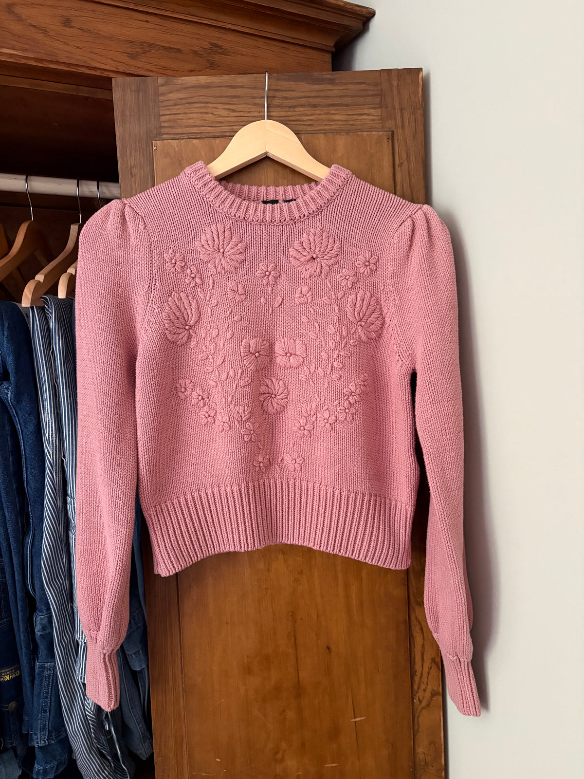 Tricot avec fleurs brodées Icône (Xsmall)