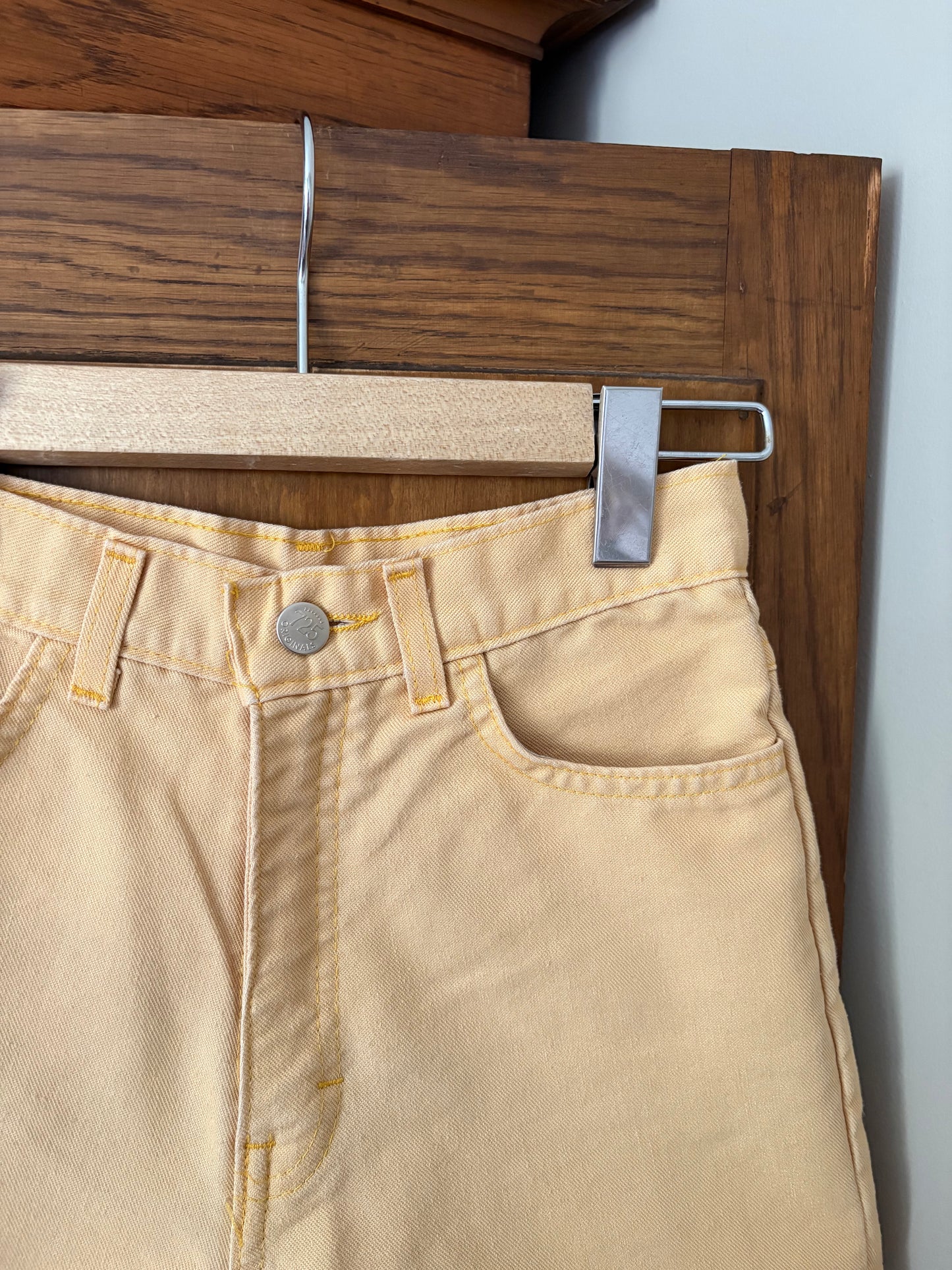 Short jaune vintage (10 ans)