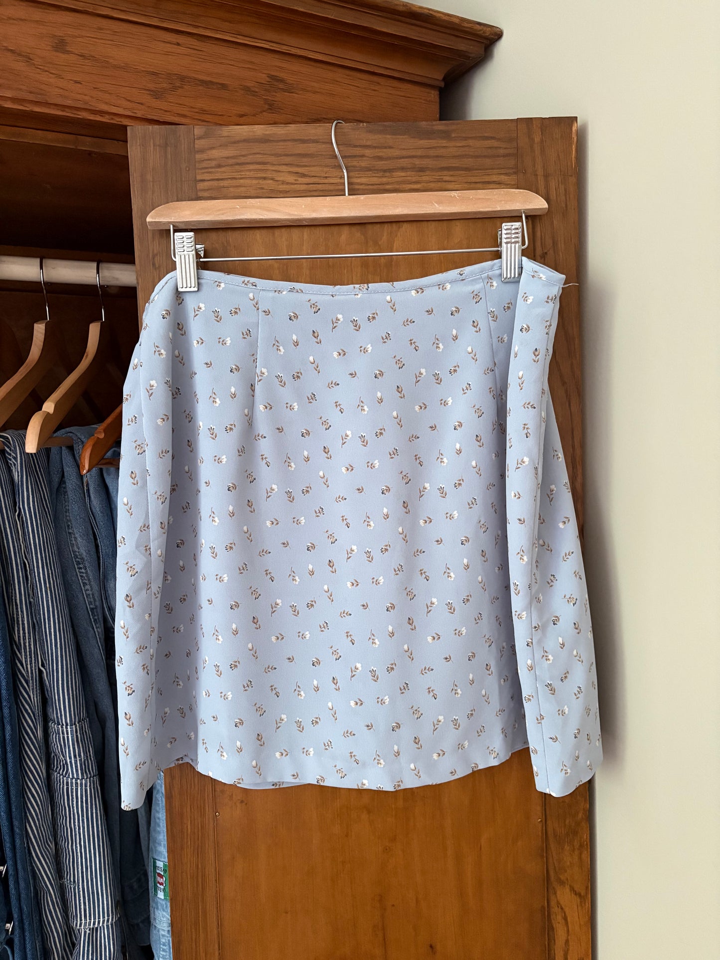 Jupe short fleurie vintage (M/L)