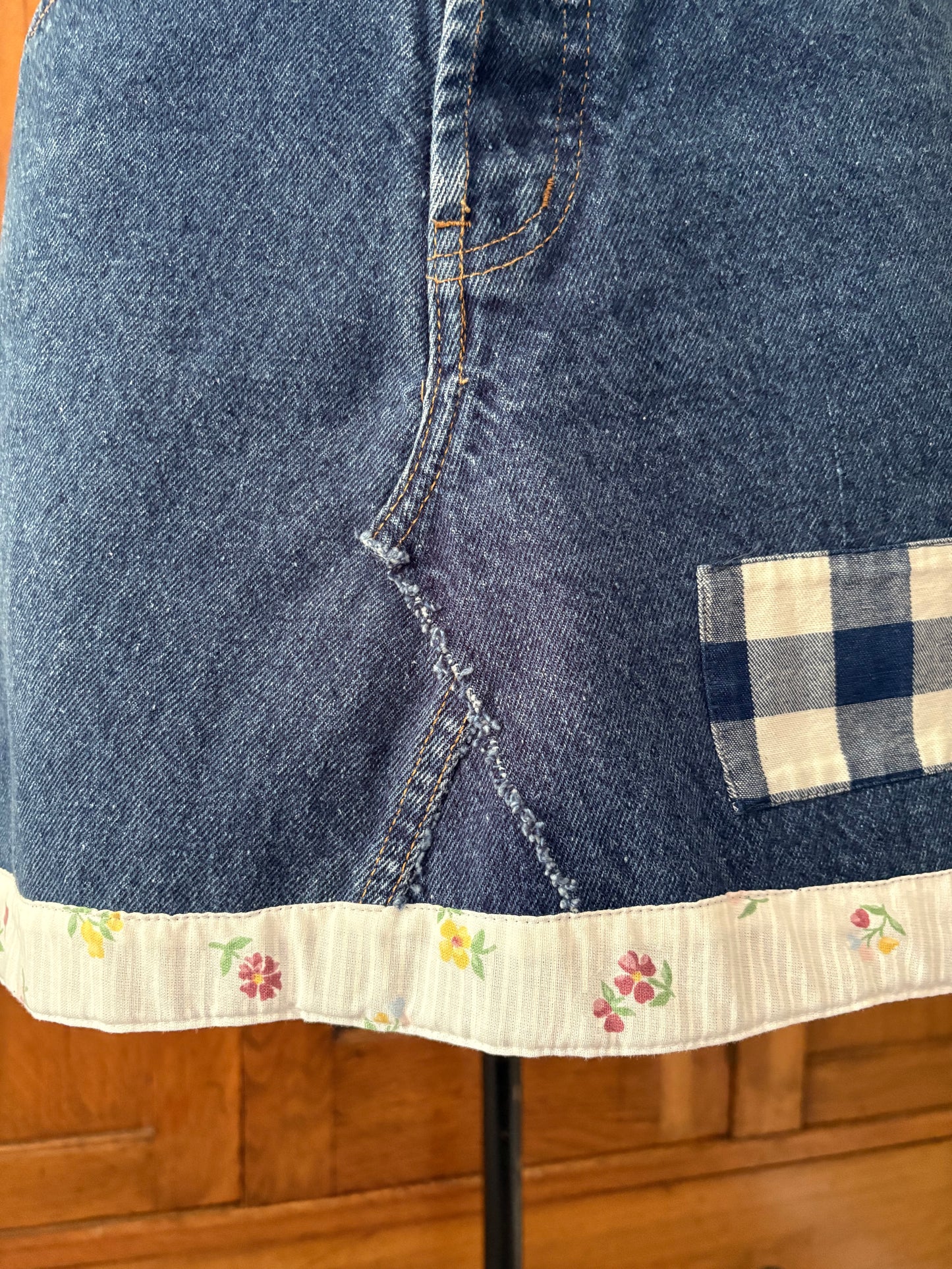 Jupe courte patchwork en denim revalorisée (Small) *Telle quelle