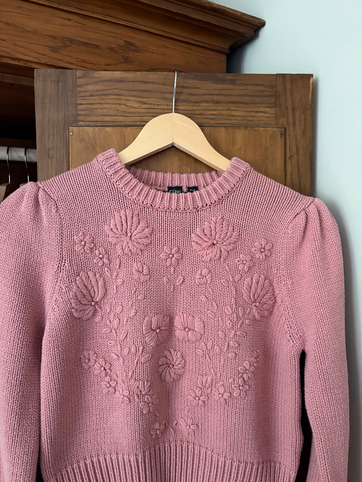 Tricot avec fleurs brodées Icône (Xsmall)