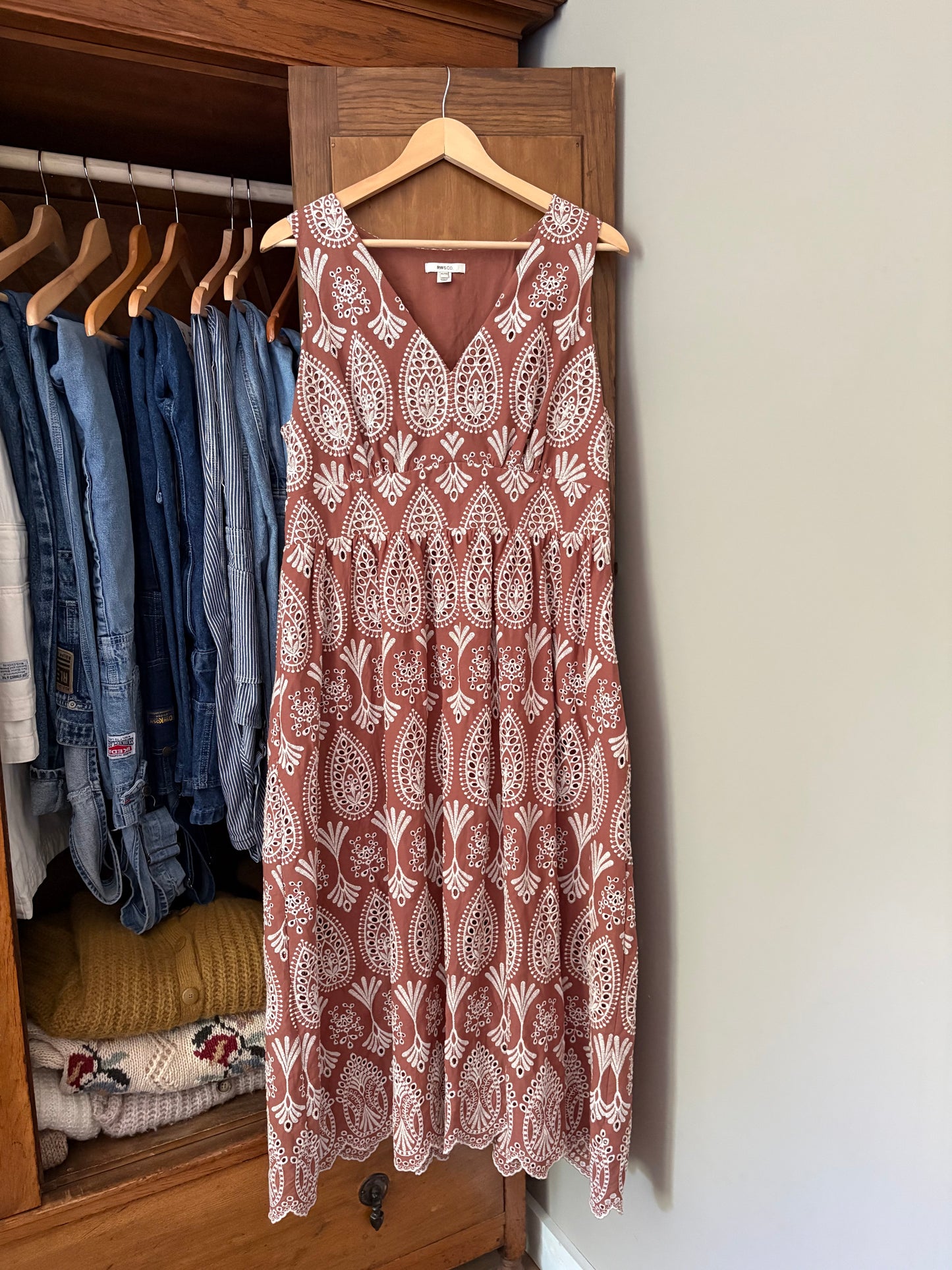 Robe avec broderies anglaise Rw&Co (L/Xl)