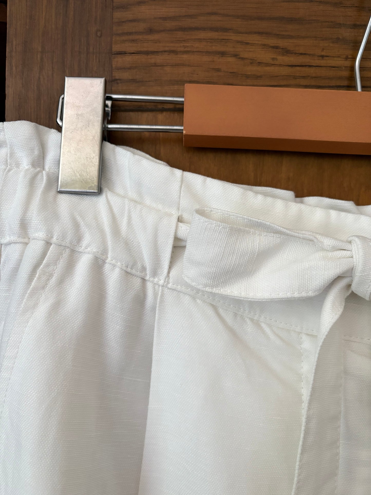Short blanche Aritzia (Médium)