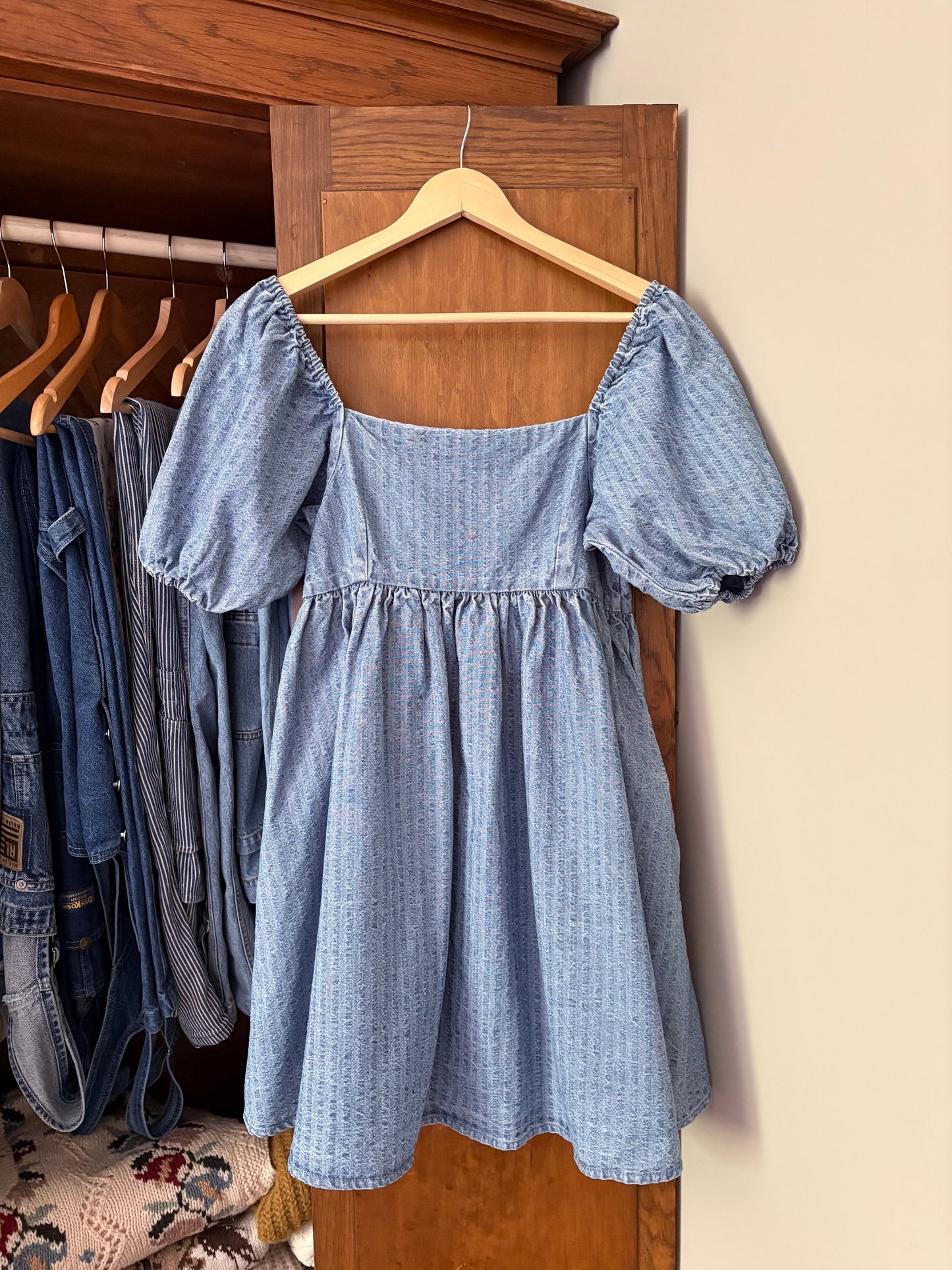 Robe courte à manches bouffantes Levis (Xsmall)