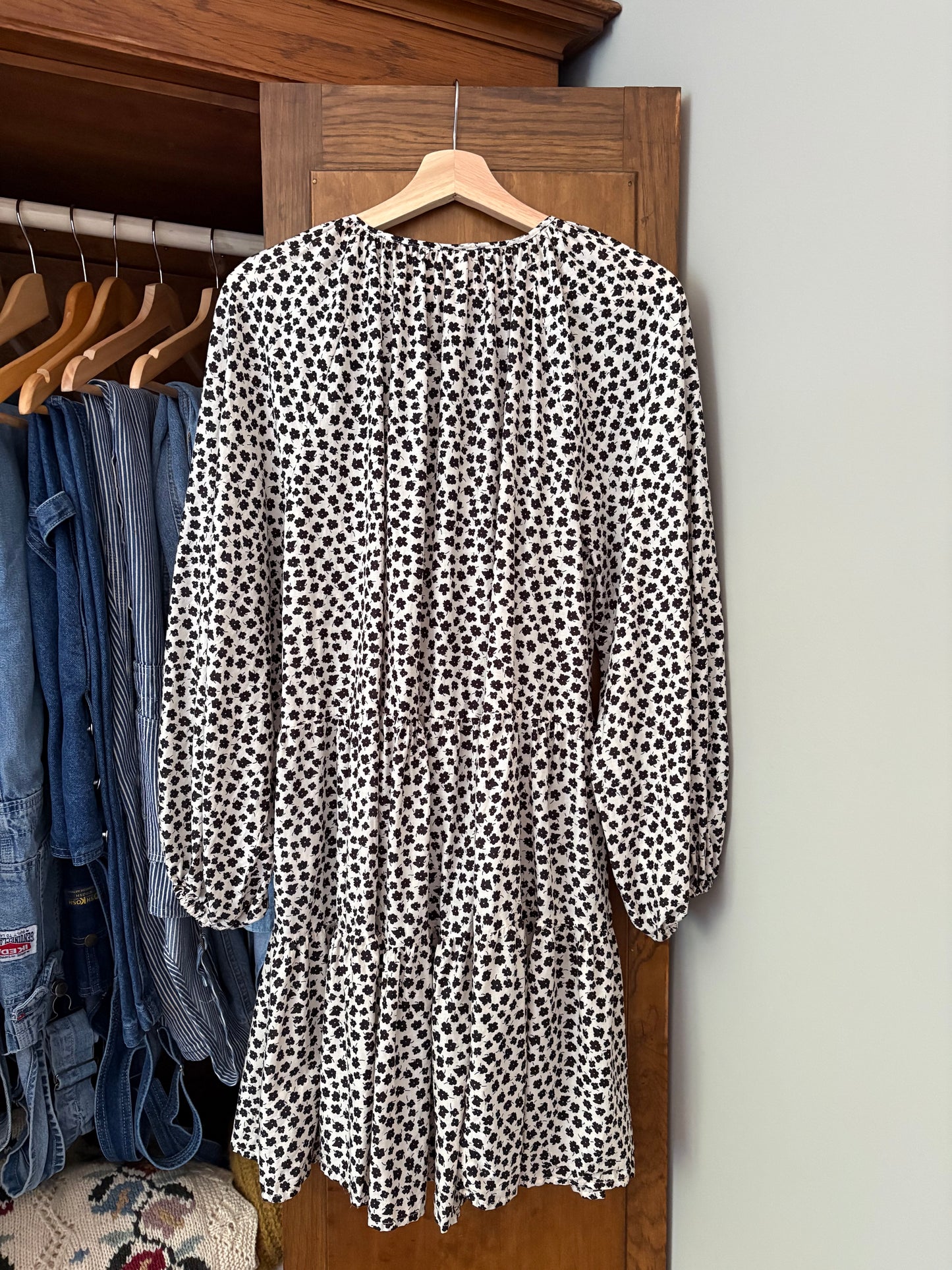 Robe courte fleurie H&M (M/L)