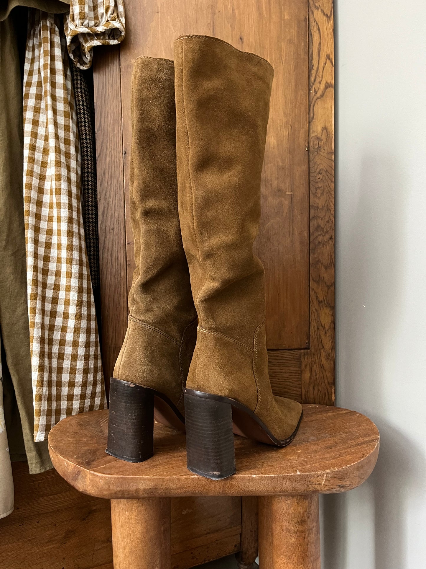 Bottes hautes en suède (Pointure 9.5)