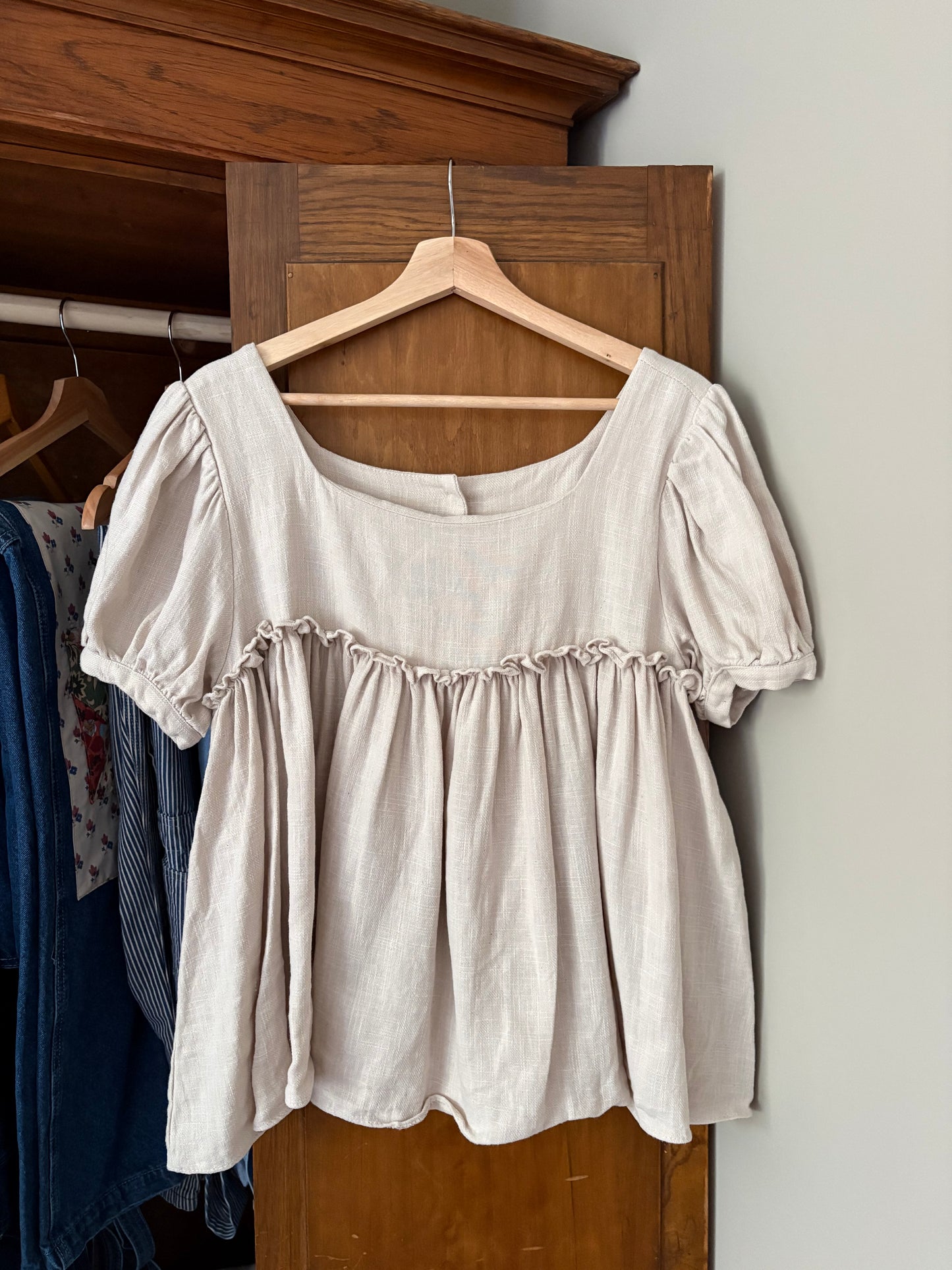 Haut beige effet lin (Médium)