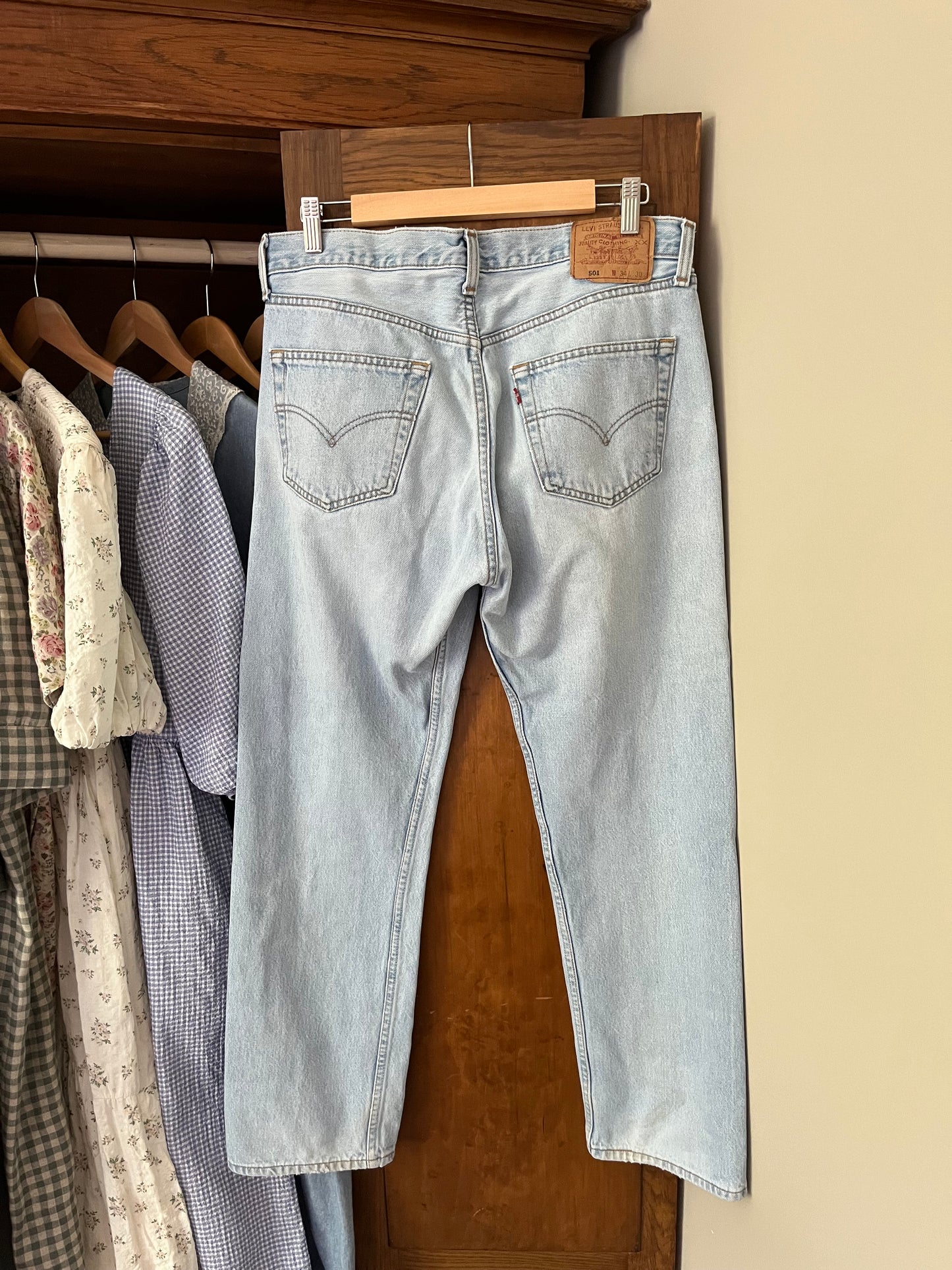 Vintage Levis 501 (Medium)