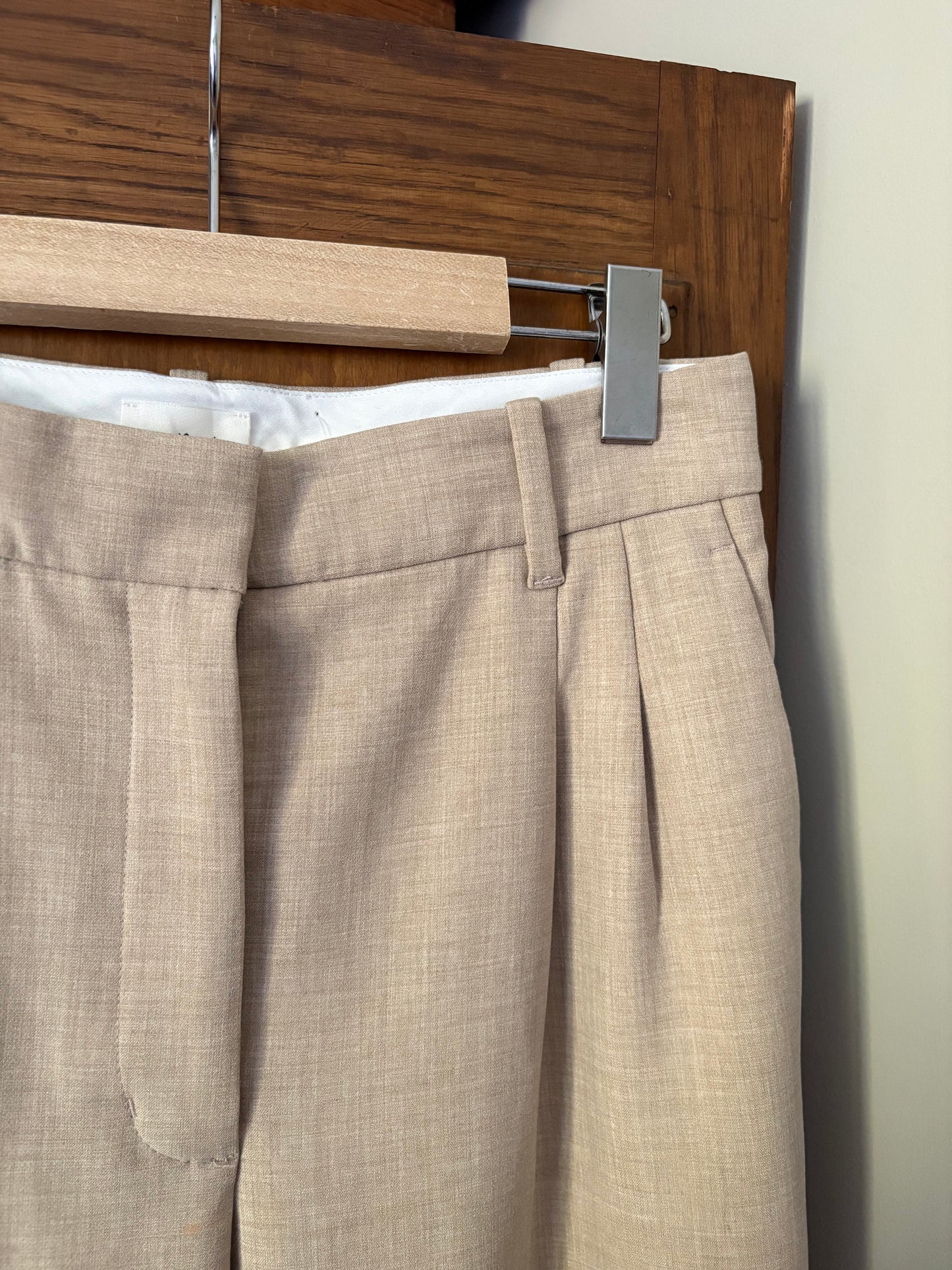 Pantalon beige Aritzia (Small) *Tel quel